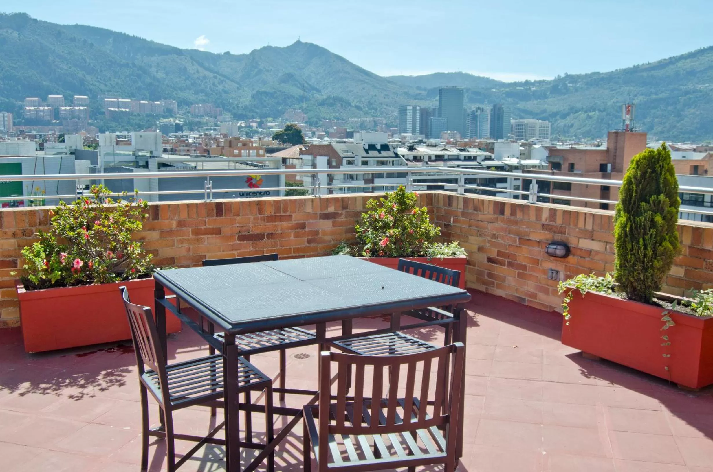 Bird's eye view in 122 Plaza Apartahotel