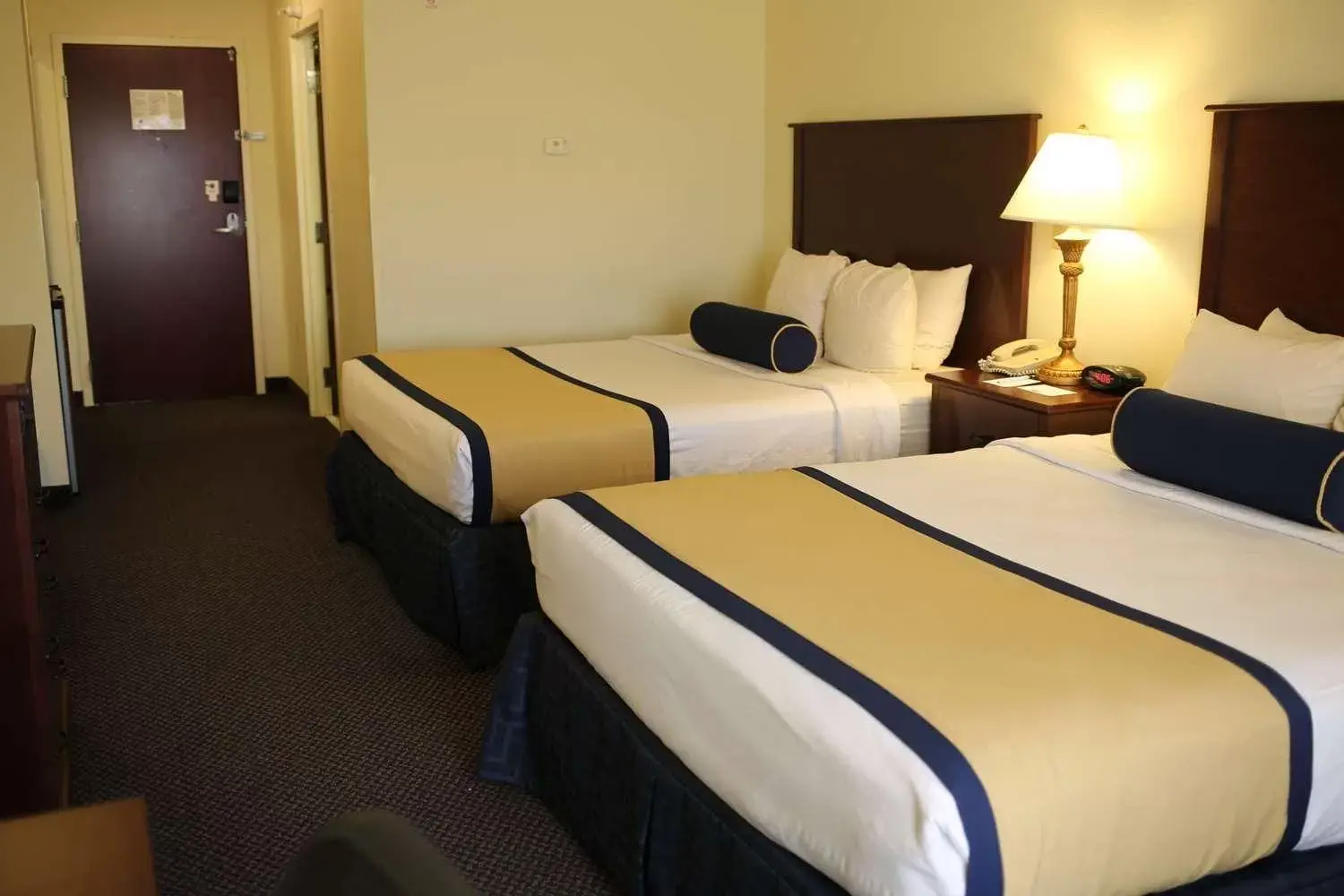 Bedroom, Bed in Best Western Plus Crossroads Inn & Suites