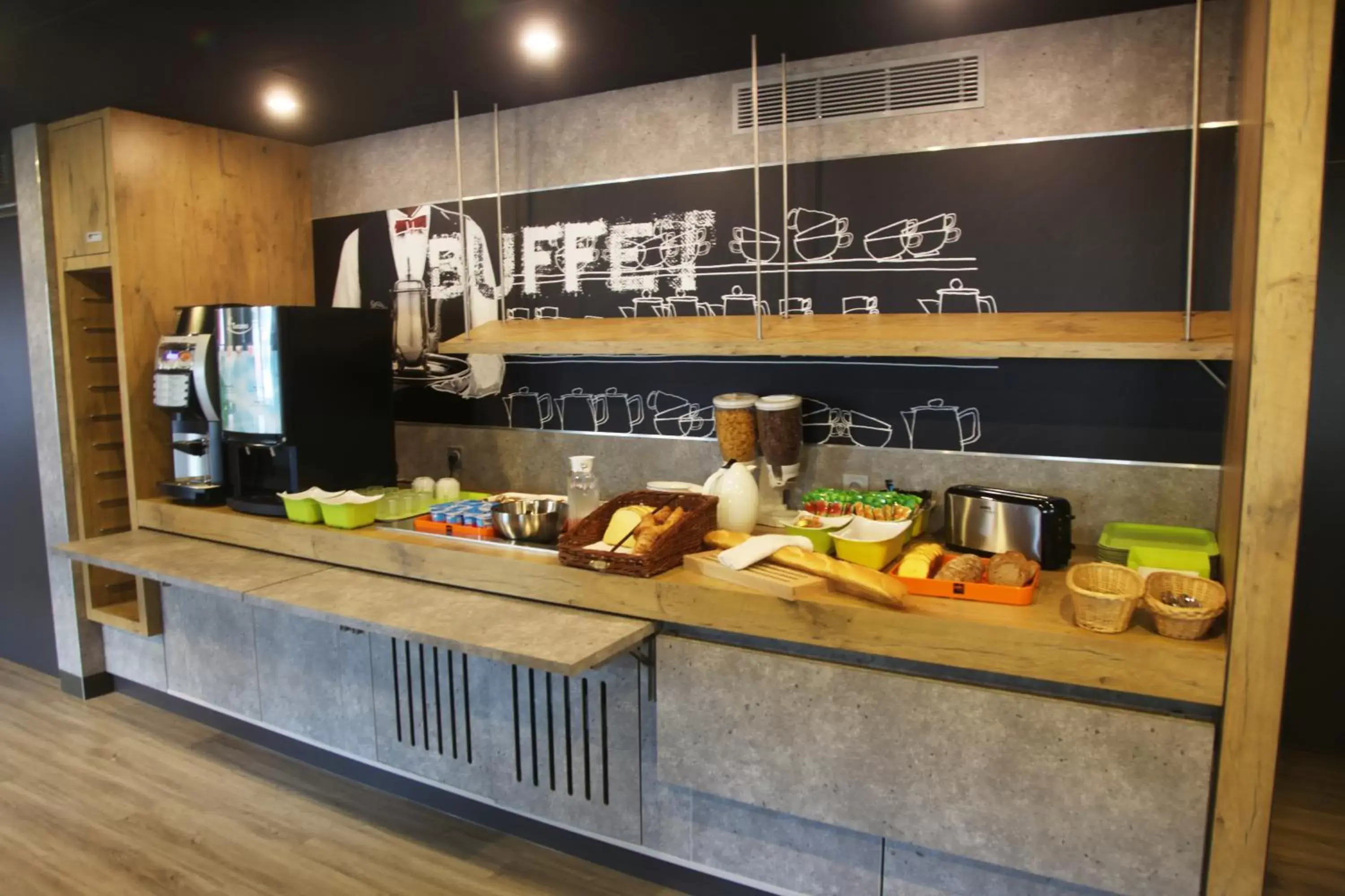 Buffet breakfast, Kitchen/Kitchenette in ibis budget Nantes Sainte Luce