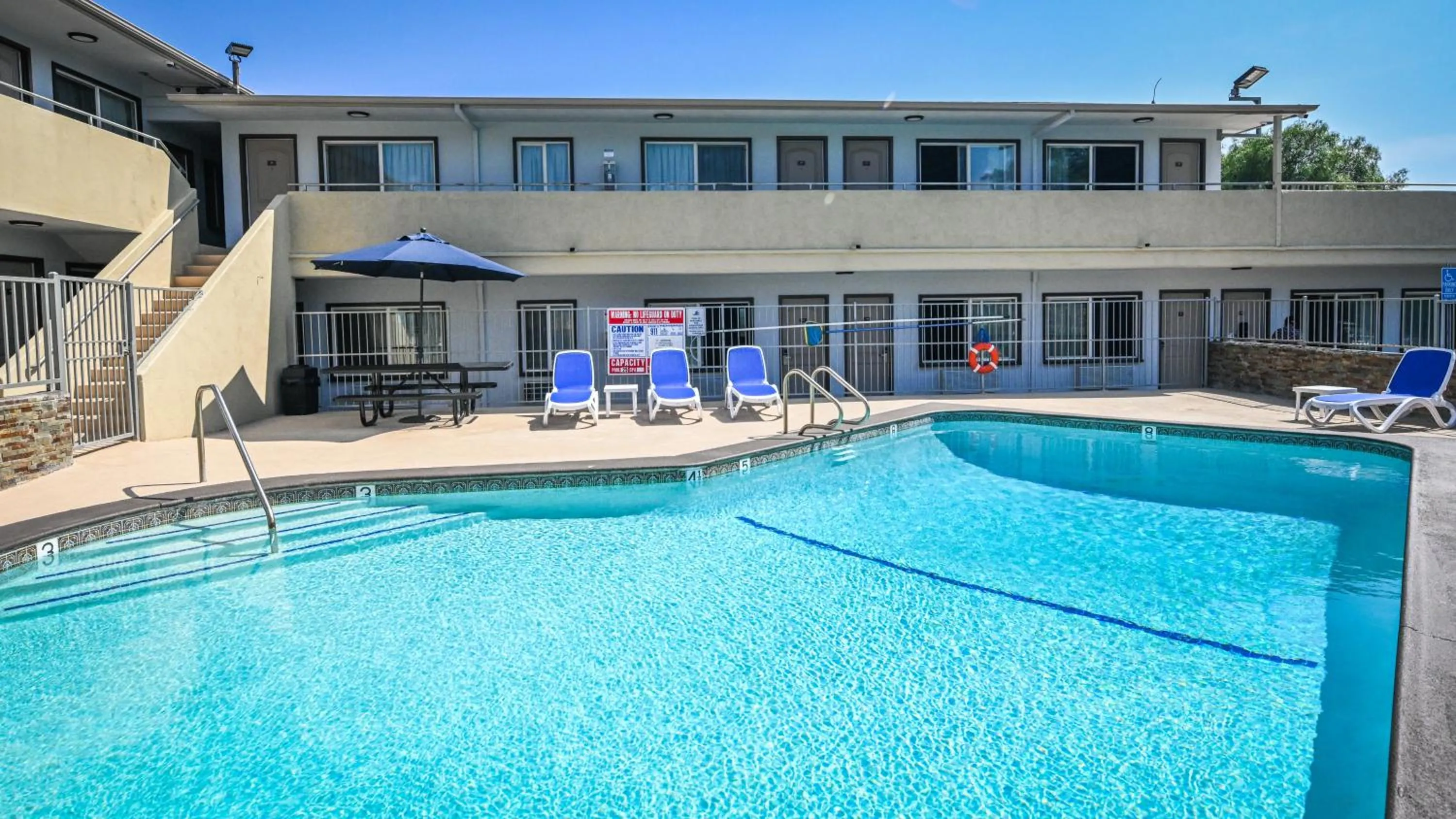 Sea Rock Inn - Long Beach