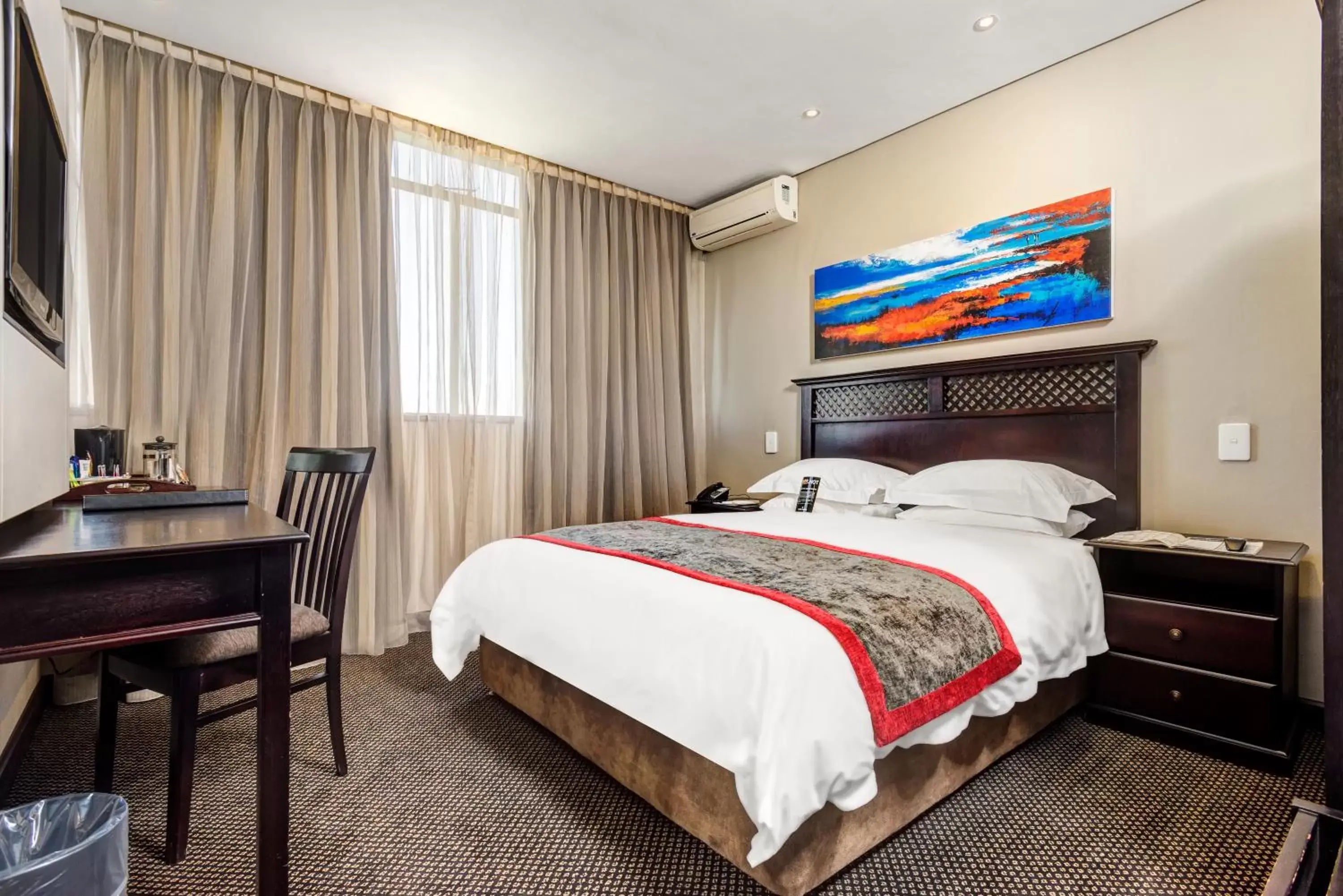 Photo of the whole room, Bed in ANEW Hotel Witbank Emalahleni