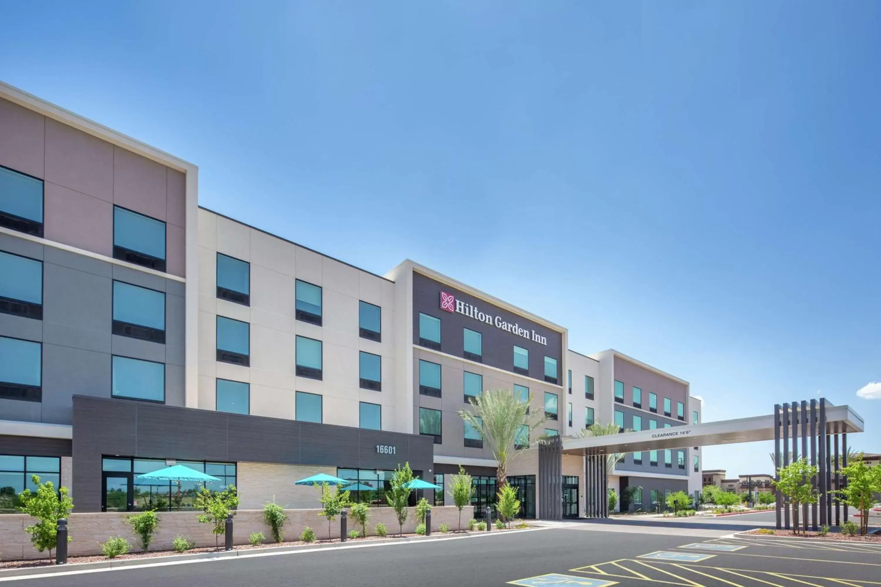 Property Building in Hilton Garden Inn Surprise Phoenix