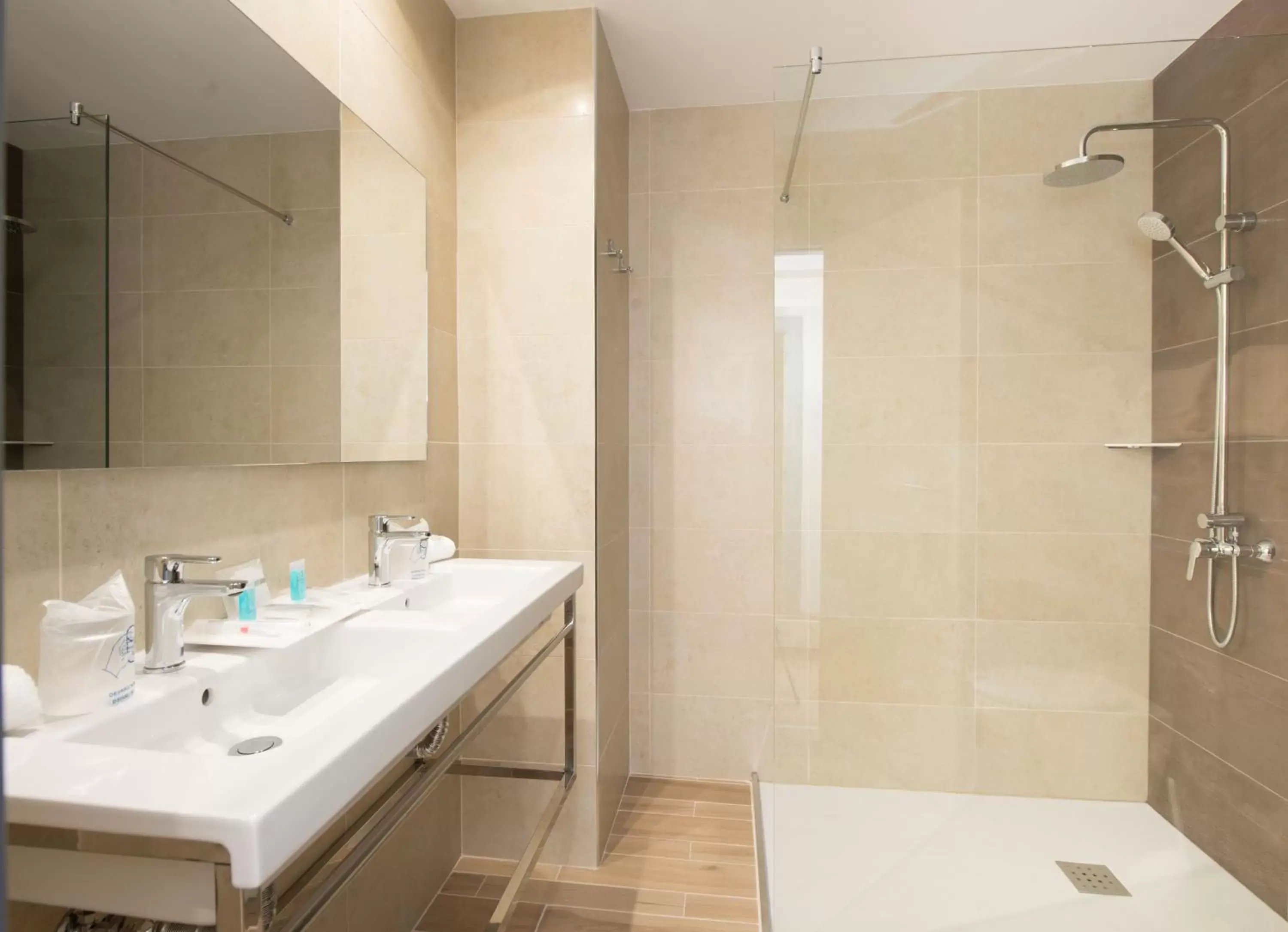 Bathroom in HL Suitehotel Playa del Inglés - Adults Only