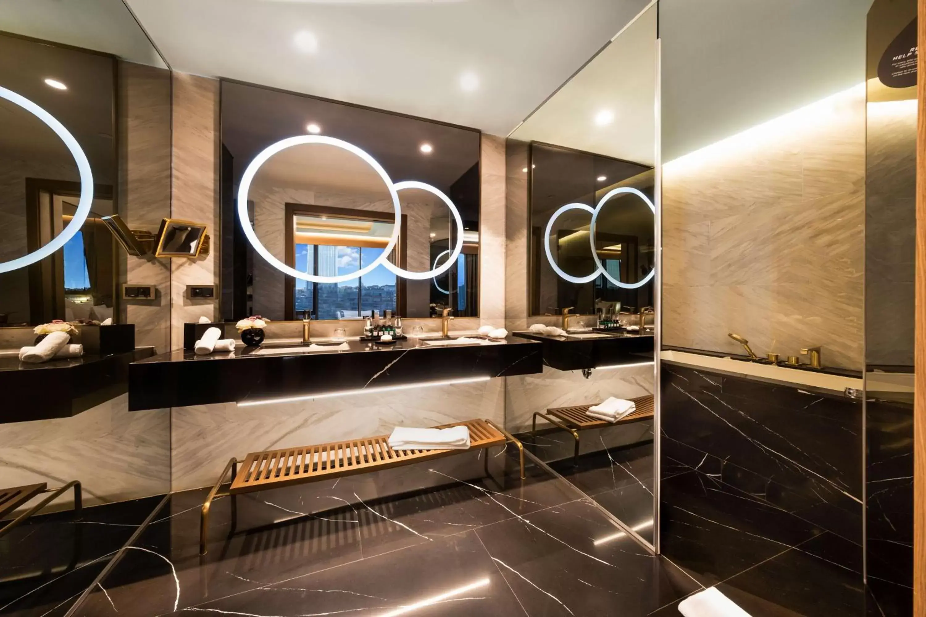 Bathroom, Restaurant/Places to Eat in Radisson Collection Hotel, Vadistanbul