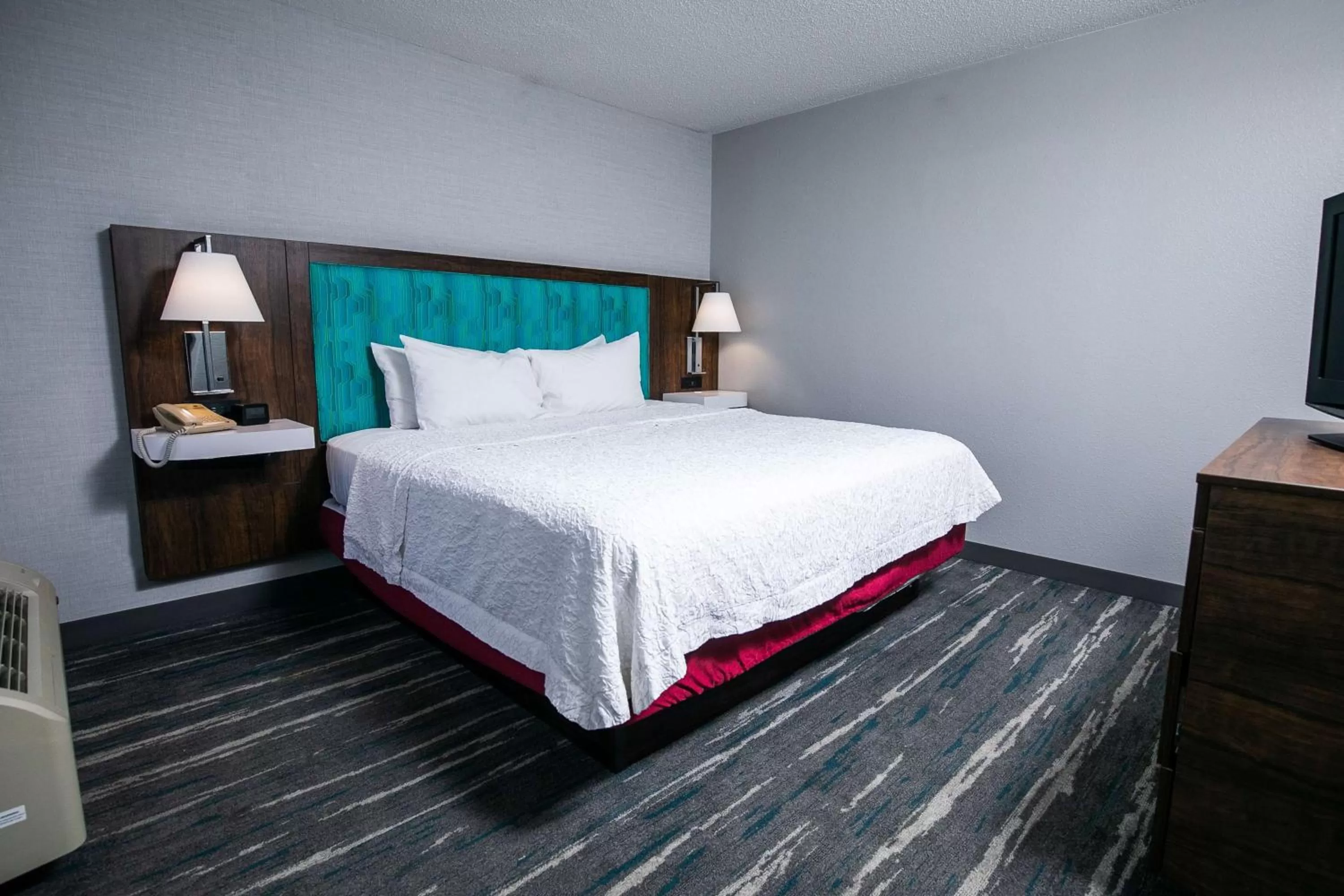 King Suite with Sofa Bed - Non-Smoking in Hampton Inn Pickwick Dam-At Shiloh Falls