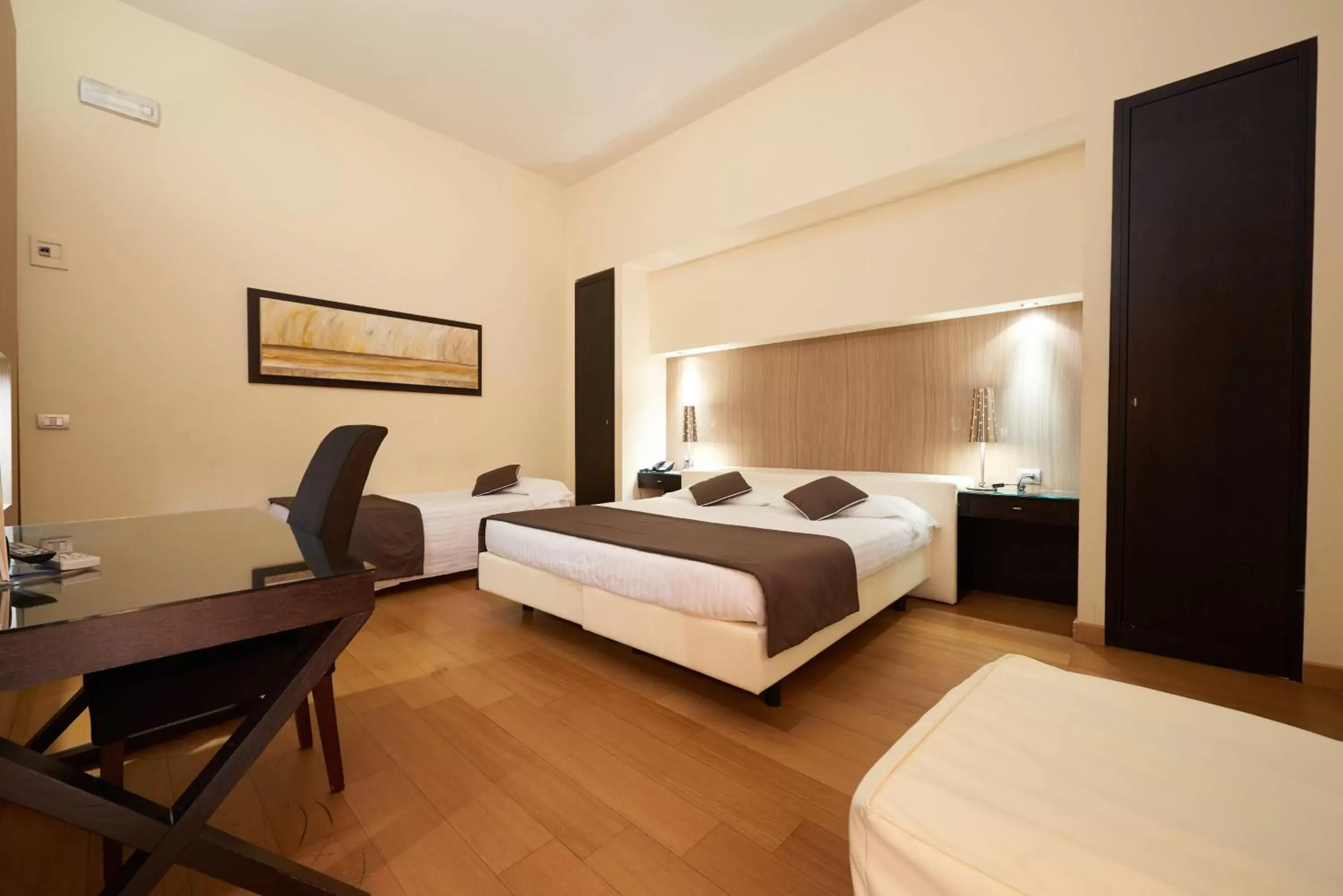 Photo of the whole room, Bed in Hotel Cosimo de' Medici