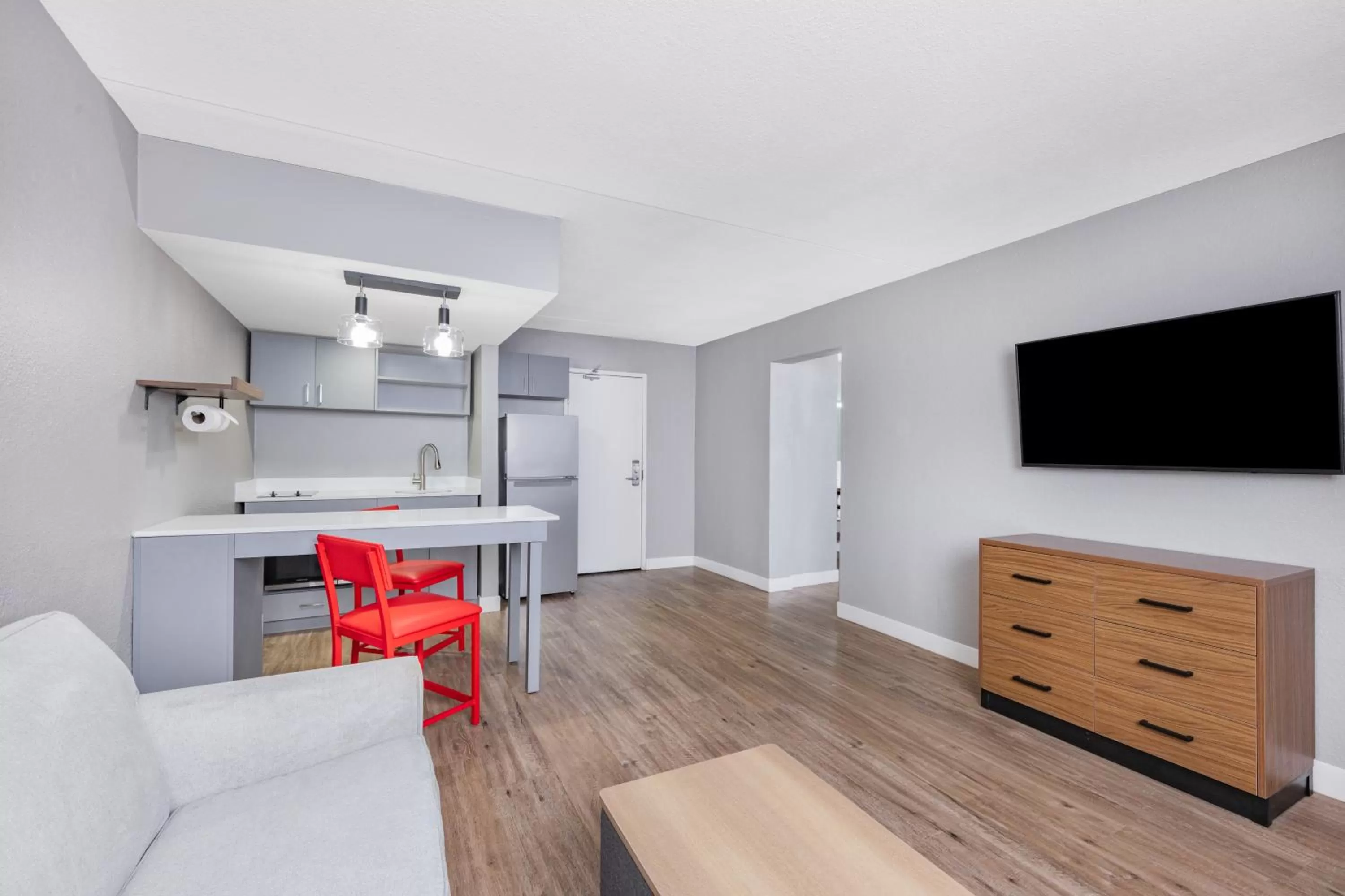 Kitchen or kitchenette in Hawthorn Extended Stay by Wyndham Wichita Airport