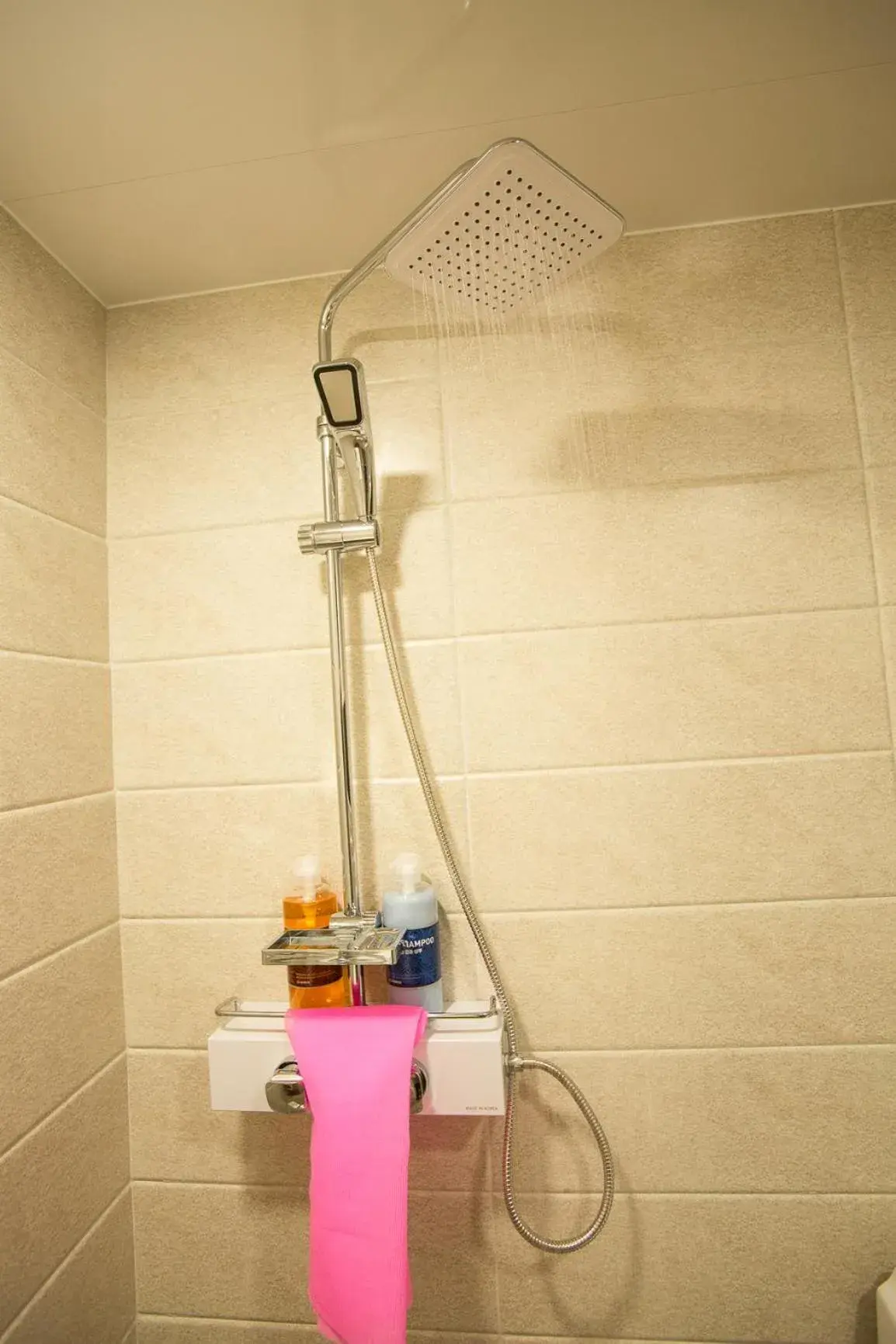 Shower, Bathroom in Hotel Major 2 Jeju