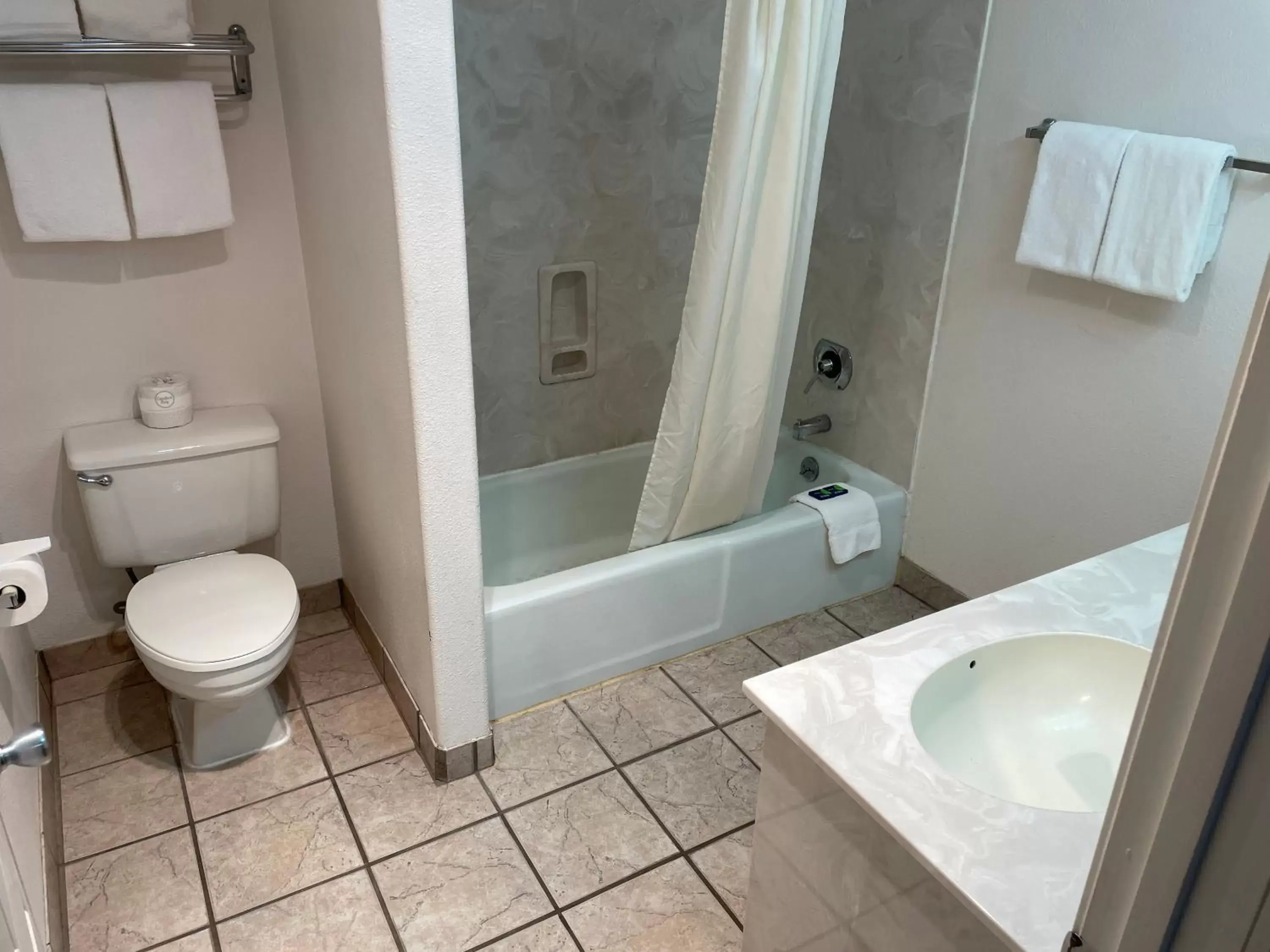 Bathroom in Abajo Lodge