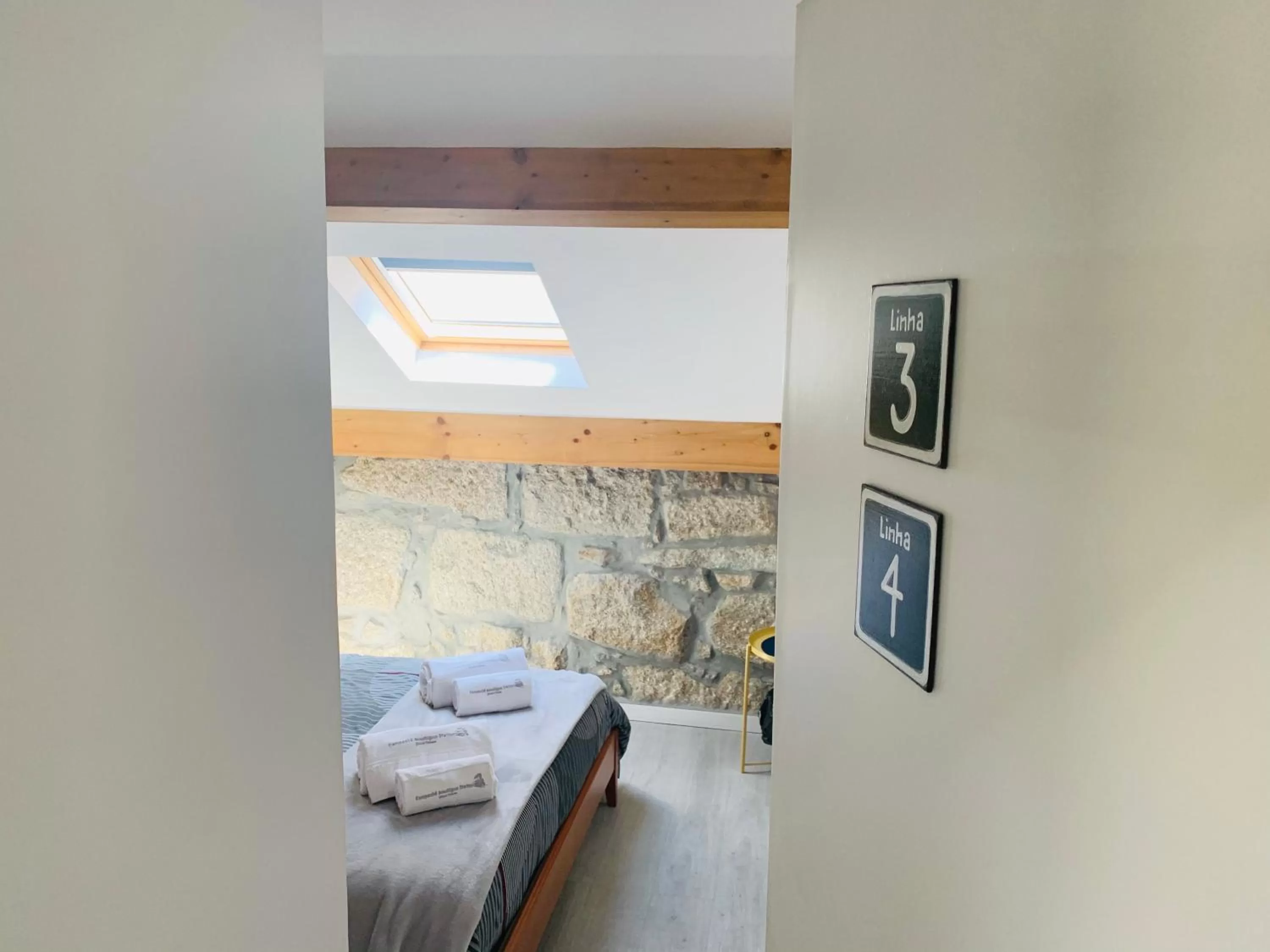 Decorative detail, Bed in Campanhã Boutique Station