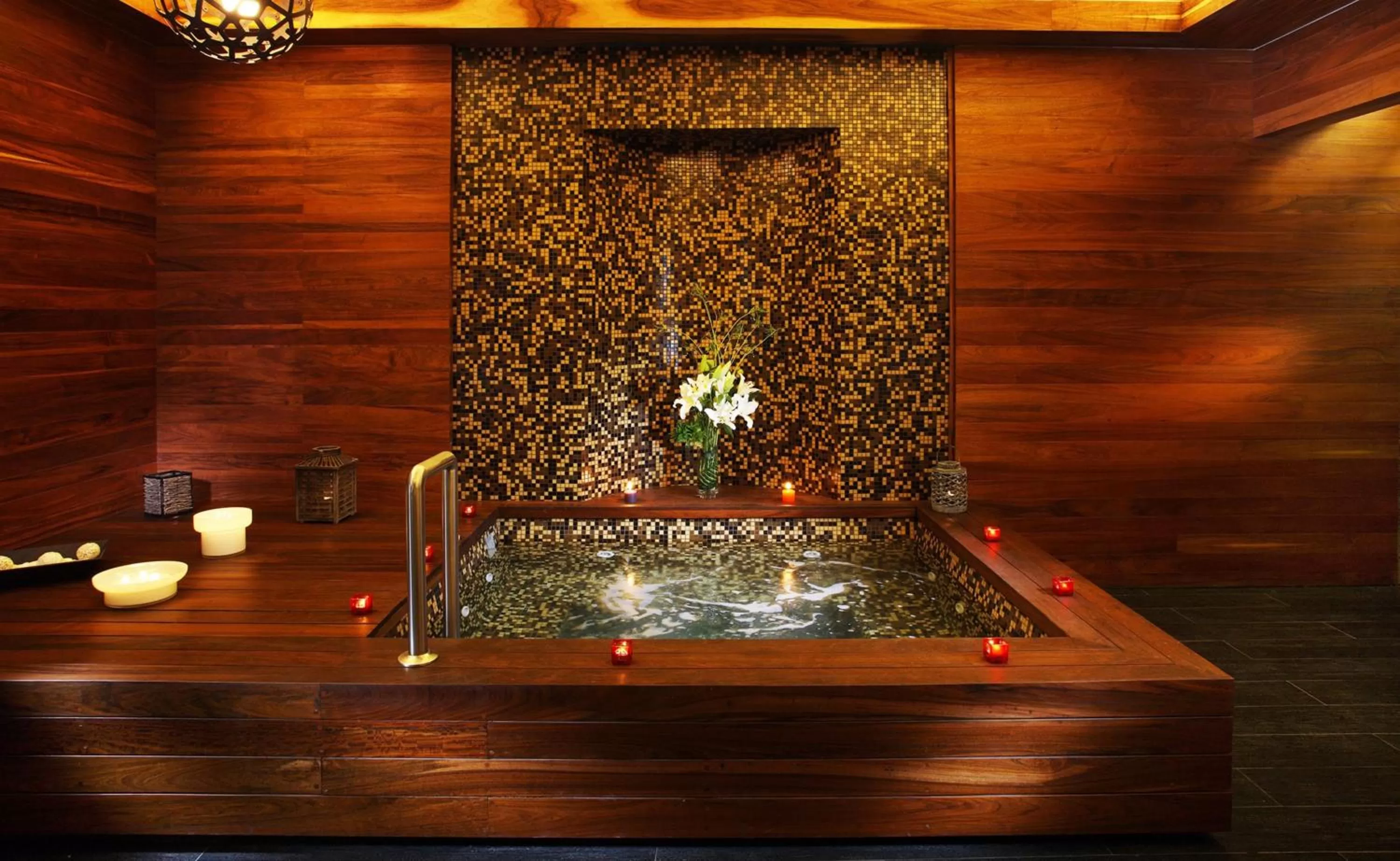 Hot Tub in JW Marriott Hotel Mexico City Santa Fe