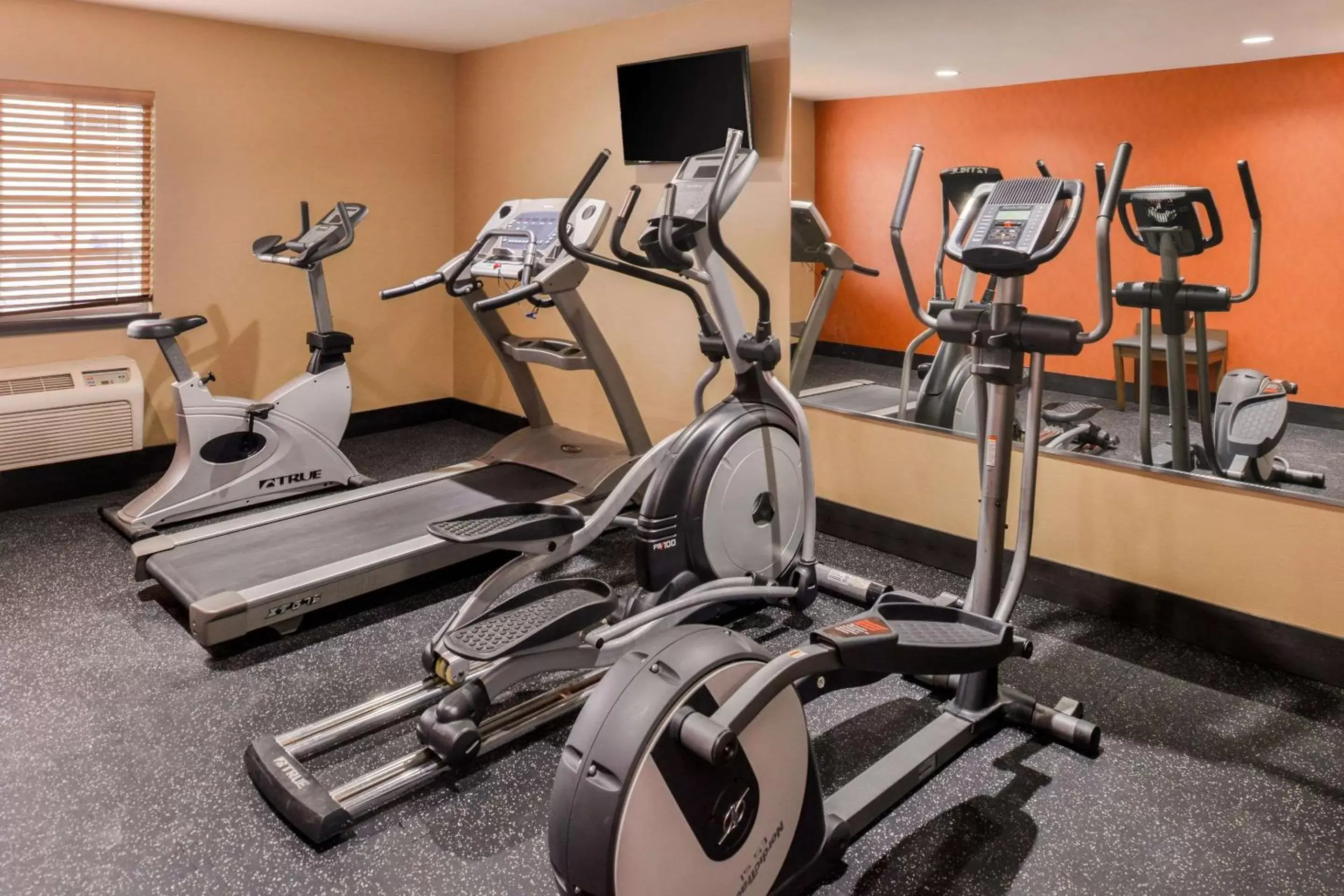 Fitness centre/facilities, Fitness Center/Facilities in Studio 6 Lenexa - Overland Park