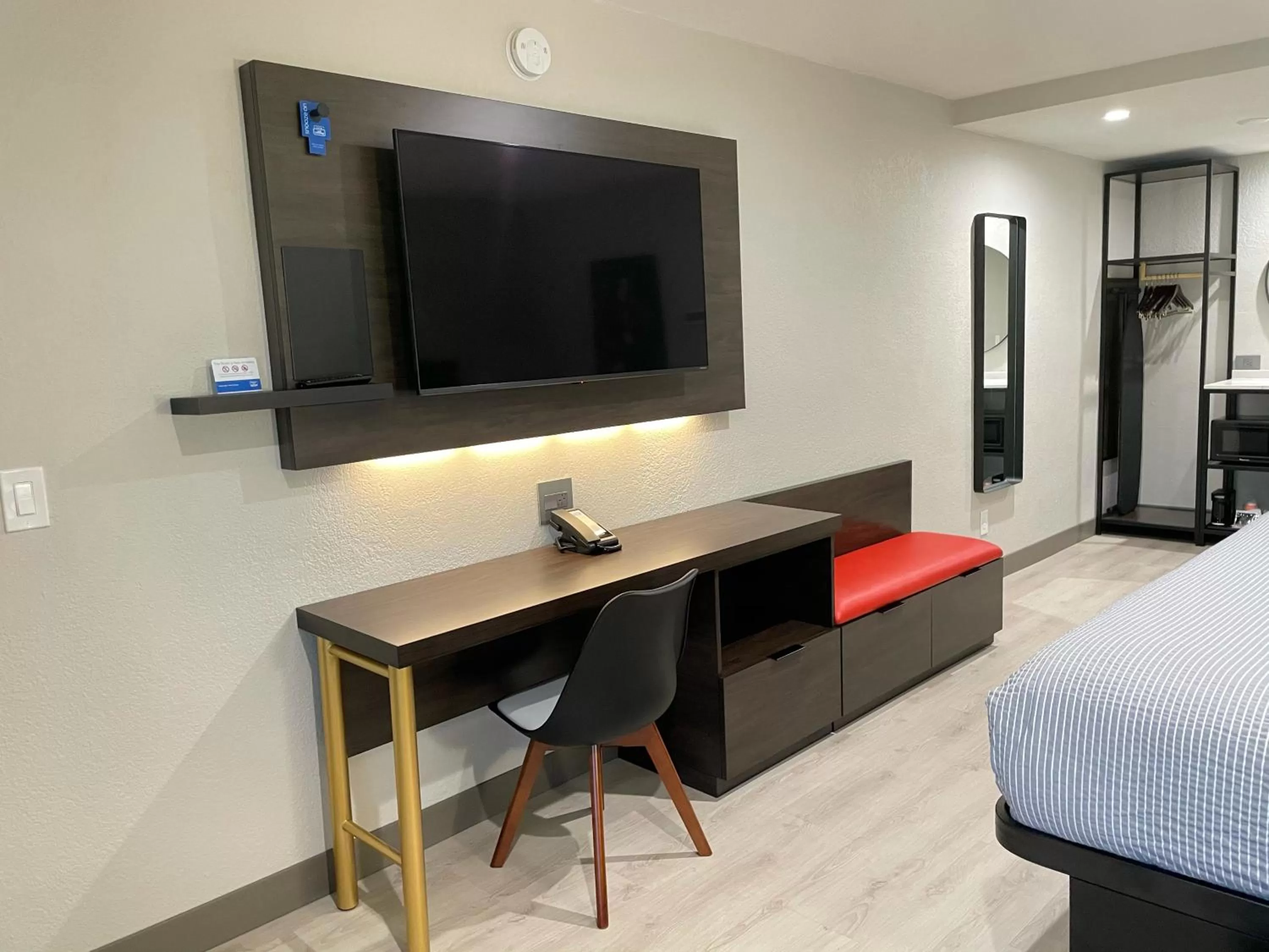 TV and multimedia, Bed in Rodeway Inn St Augustine Historic District