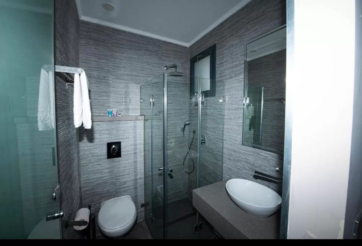 Bathroom in The MAZ Jerusalem