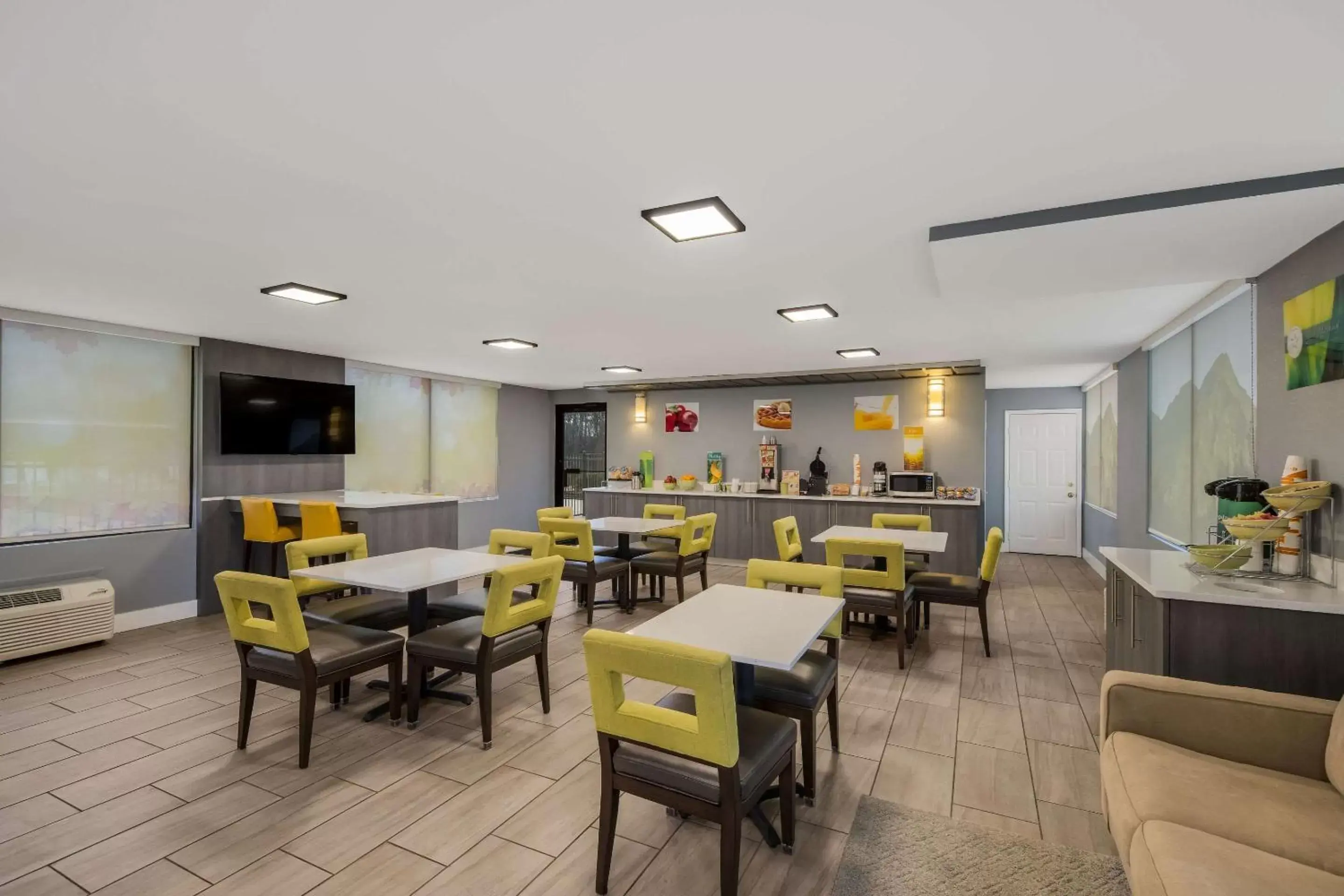 Breakfast, Restaurant/Places to Eat in Quality Inn Asheville Airport