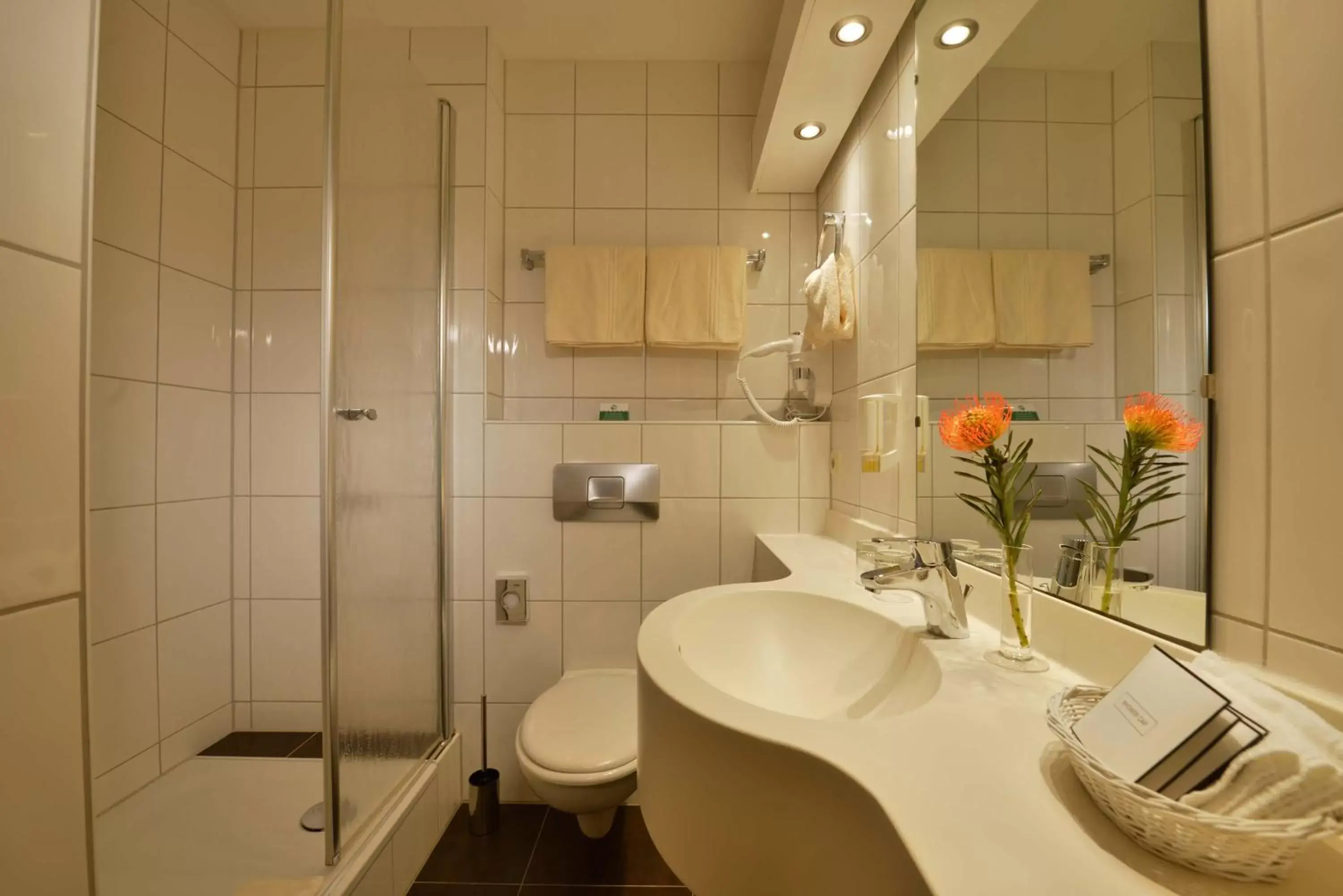 Toilet, Bathroom in Sure Hotel by Best Western Hilden-Düsseldorf