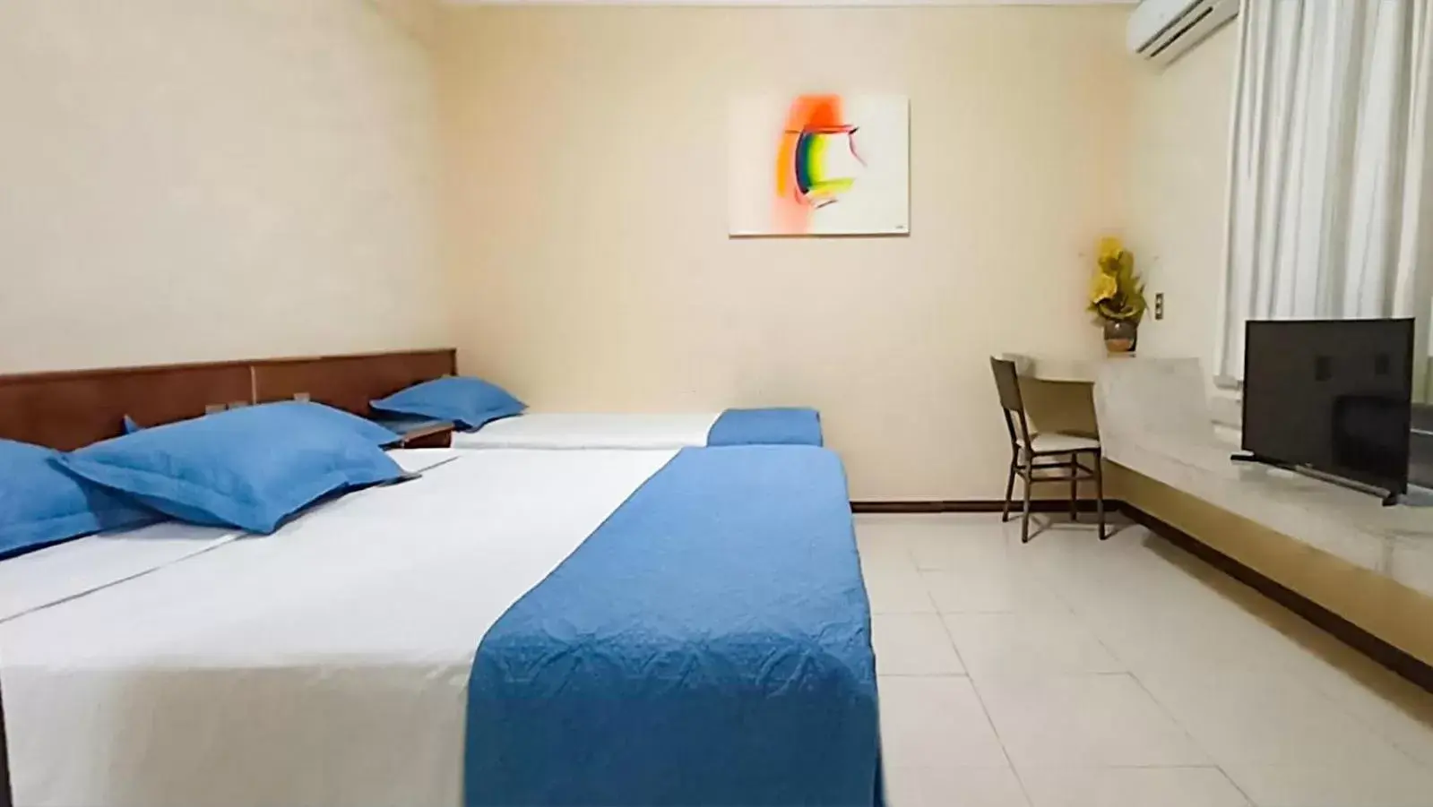 Bedroom, Bed in Golden Beach Hotel