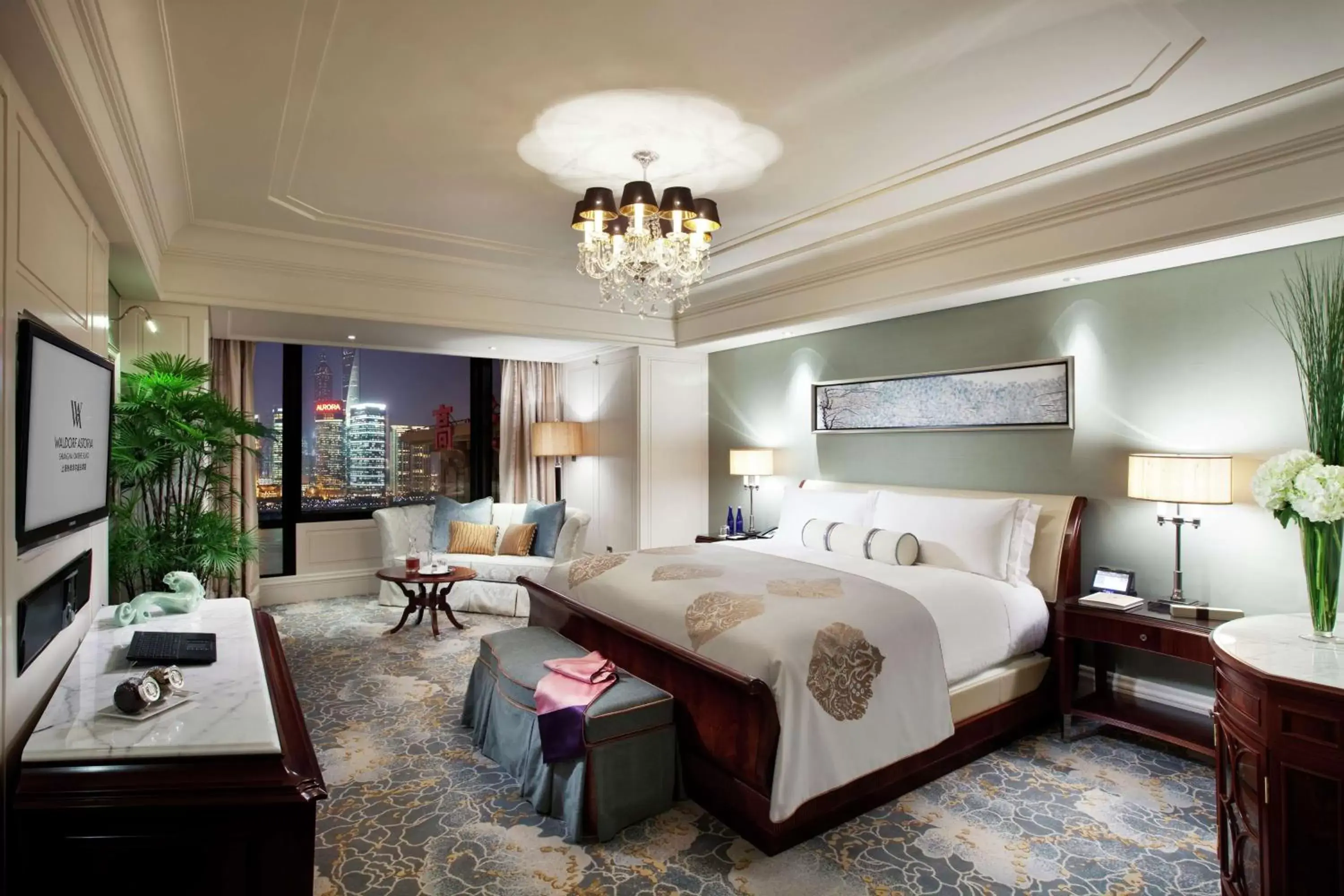 Bedroom, Bed in Waldorf Astoria Shanghai on the Bund