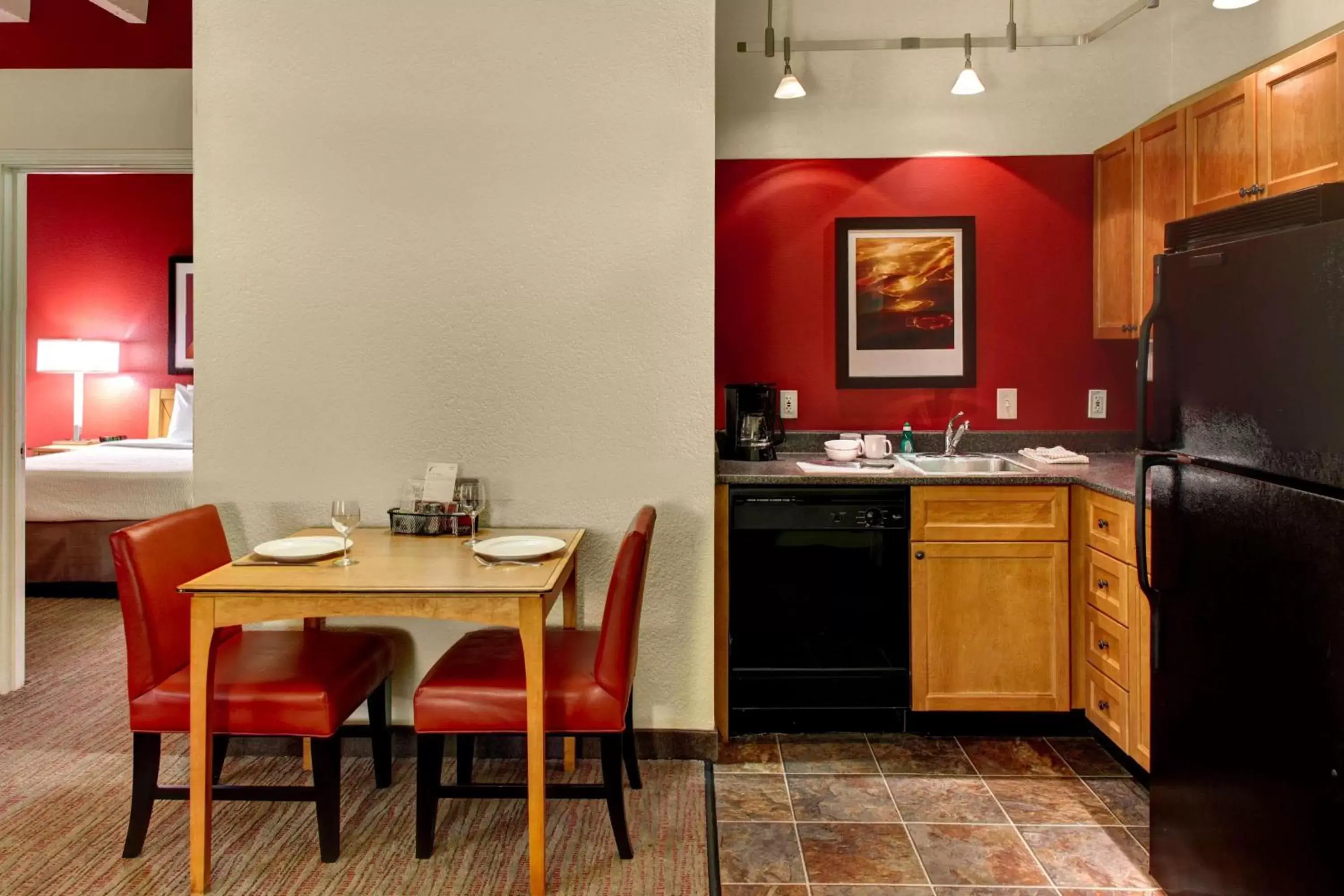 Bedroom, Kitchen/Kitchenette in Residence Inn Atlanta Midtown 17th Street