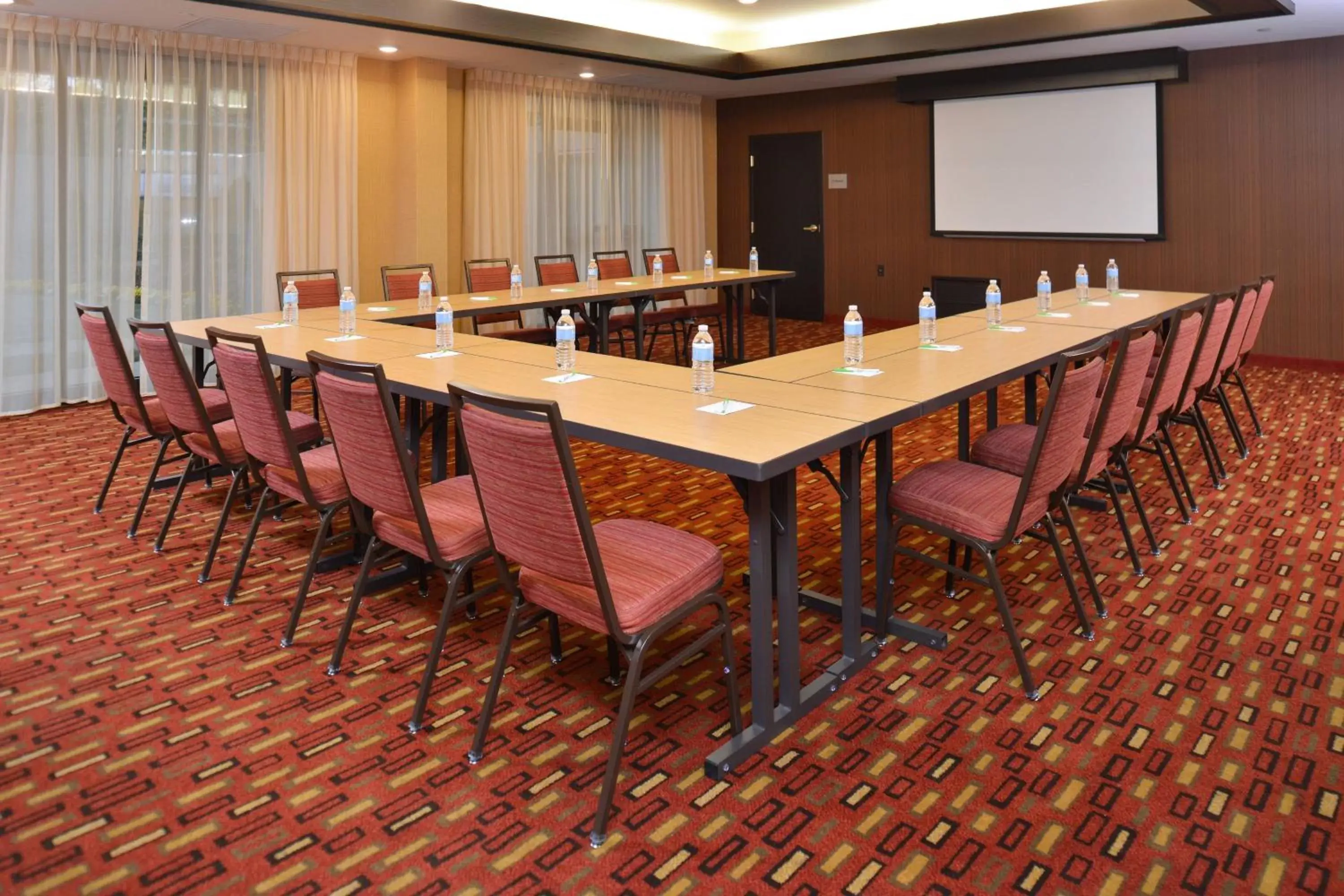 Meeting/conference room in Courtyard by Marriott Decatur