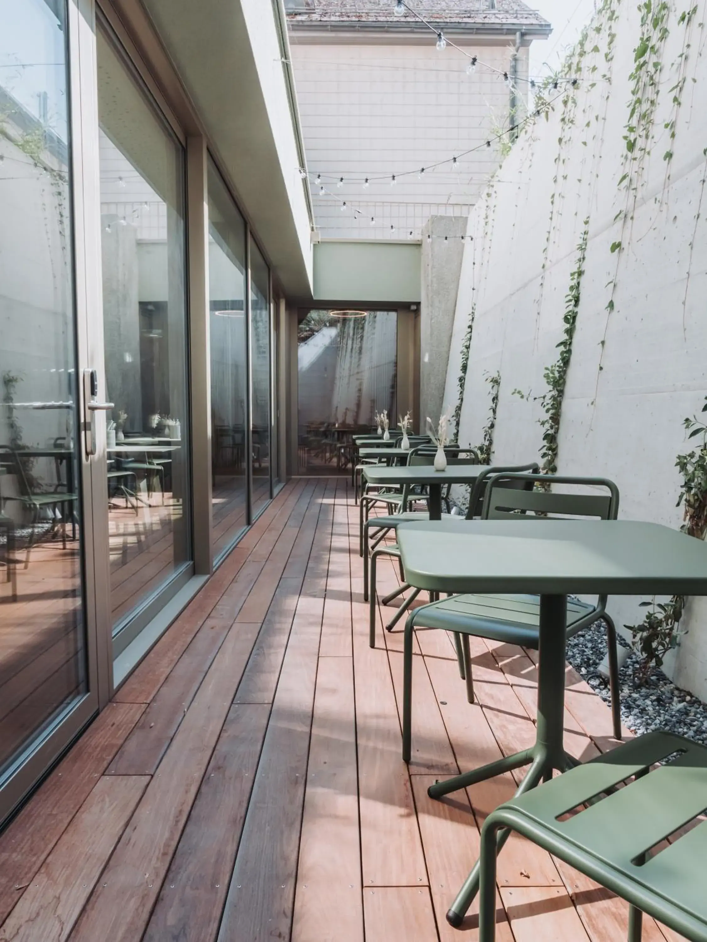 Restaurant/places to eat in Montreux Youth Hostel Restaurant/places to eat in Montreux Youth Hostel