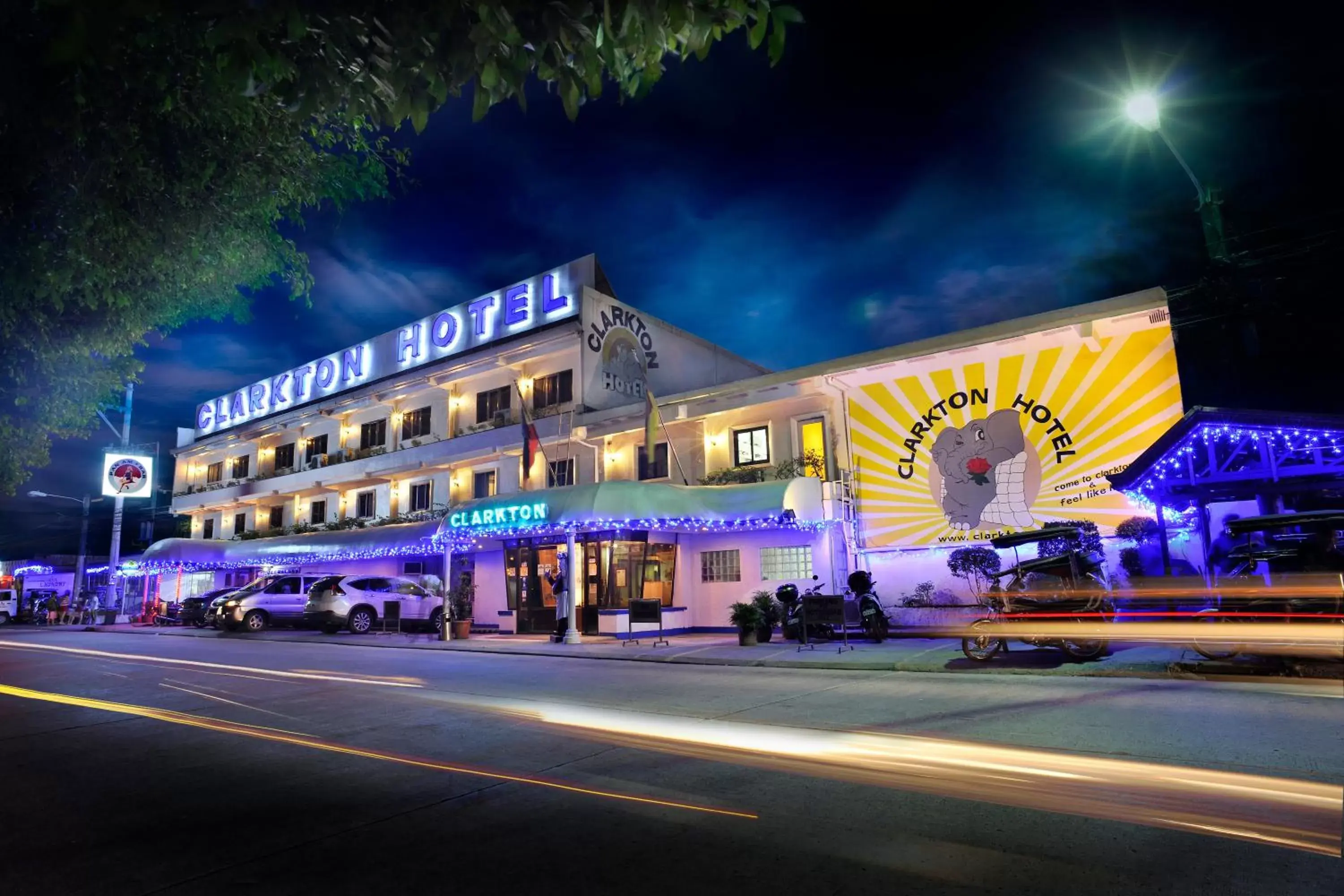 Facade/entrance, Property Building in Clarkton Hotel Apartment