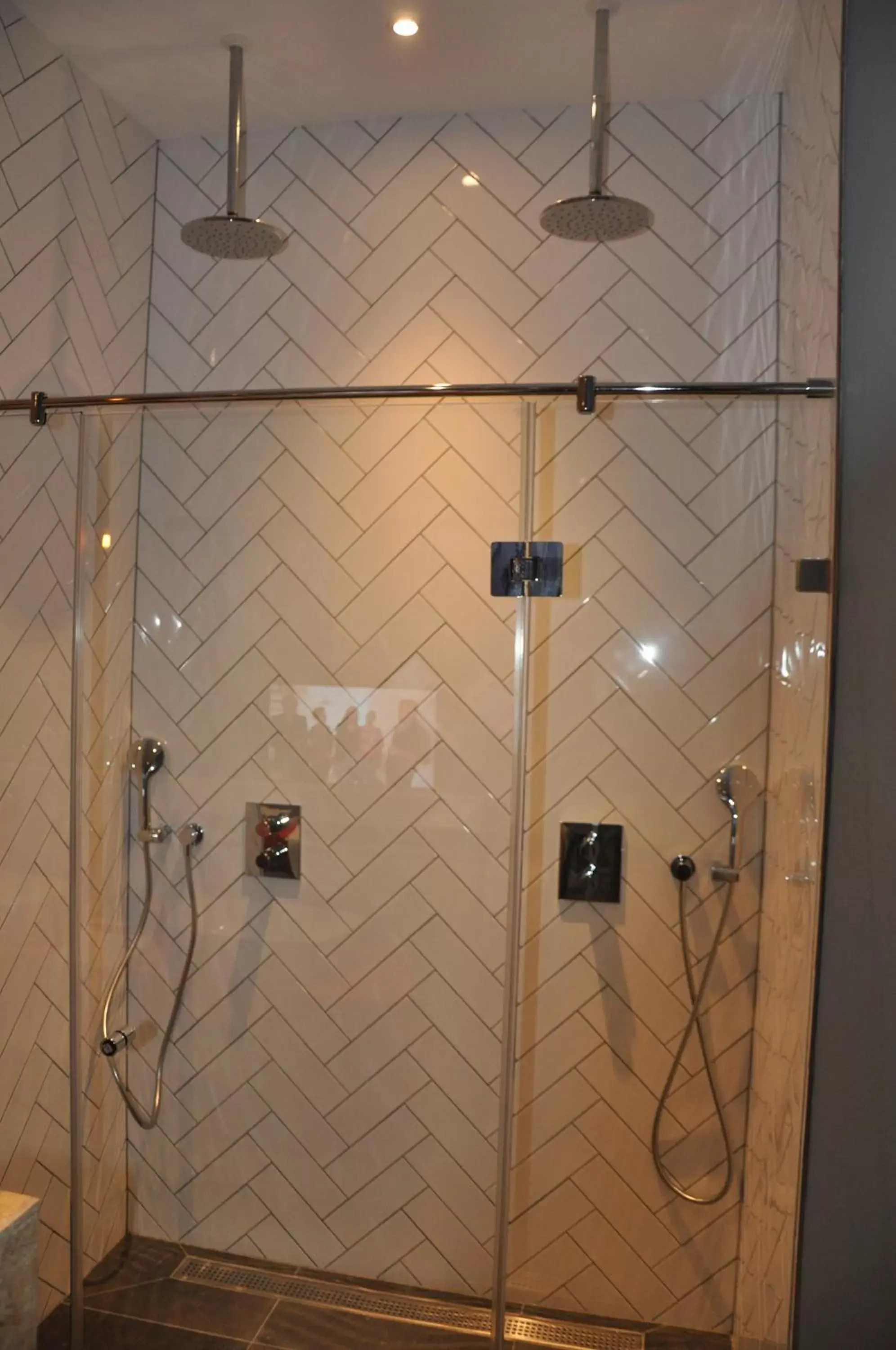 Shower, Bathroom in Hotel Rauw aan de Kade