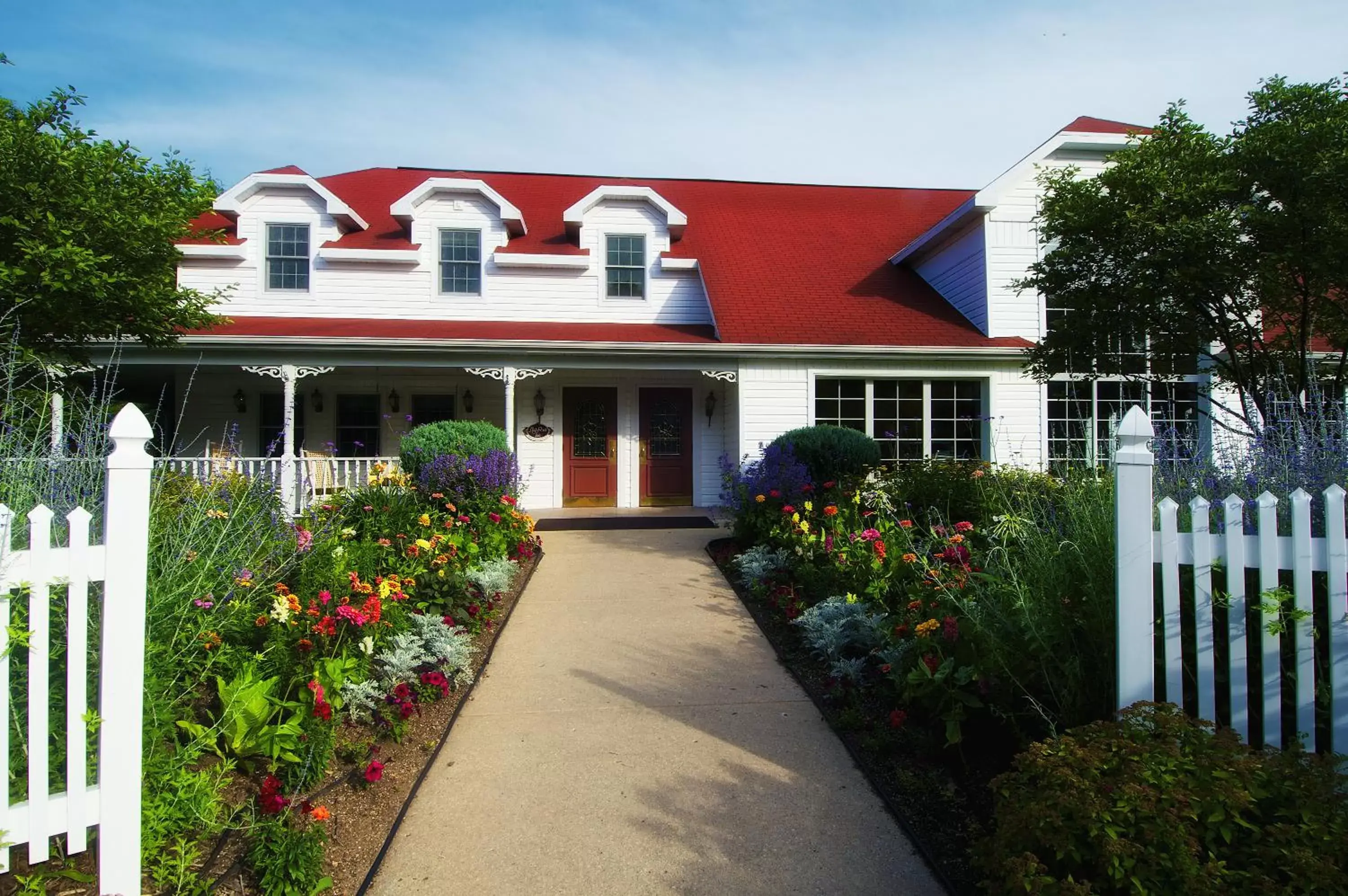 Facade/entrance, Property Building in High Point Inn