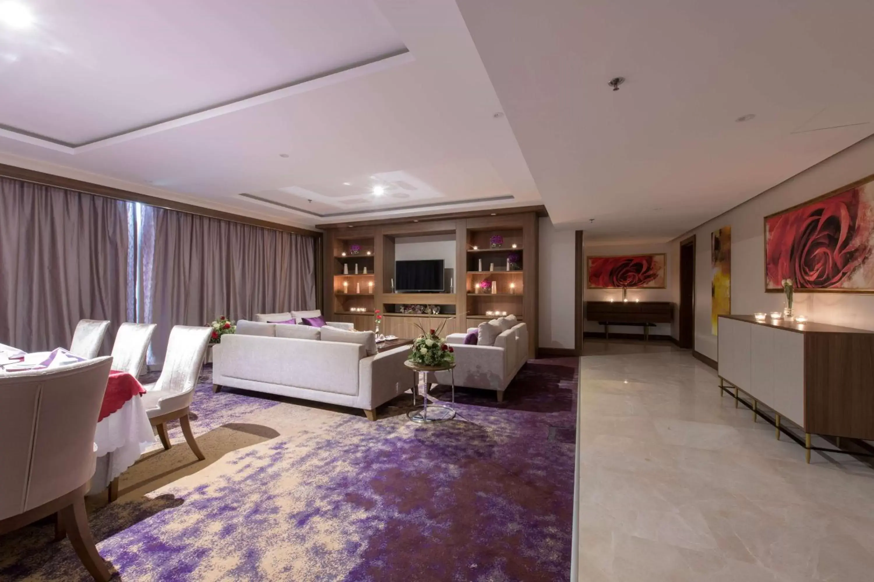 Photo of the whole room, Seating Area in Ramada by Wyndham Continental Jeddah Photo of the whole room, Seating Area in Ramada by Wyndham Continental Jeddah