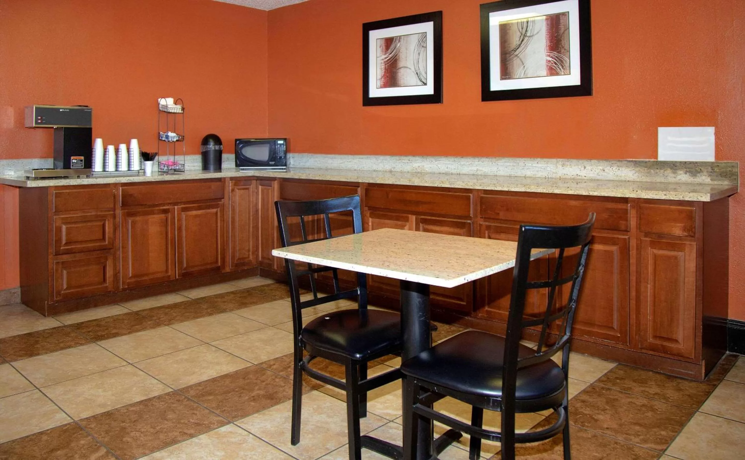 Restaurant/places to eat in Econo Lodge Ardmore