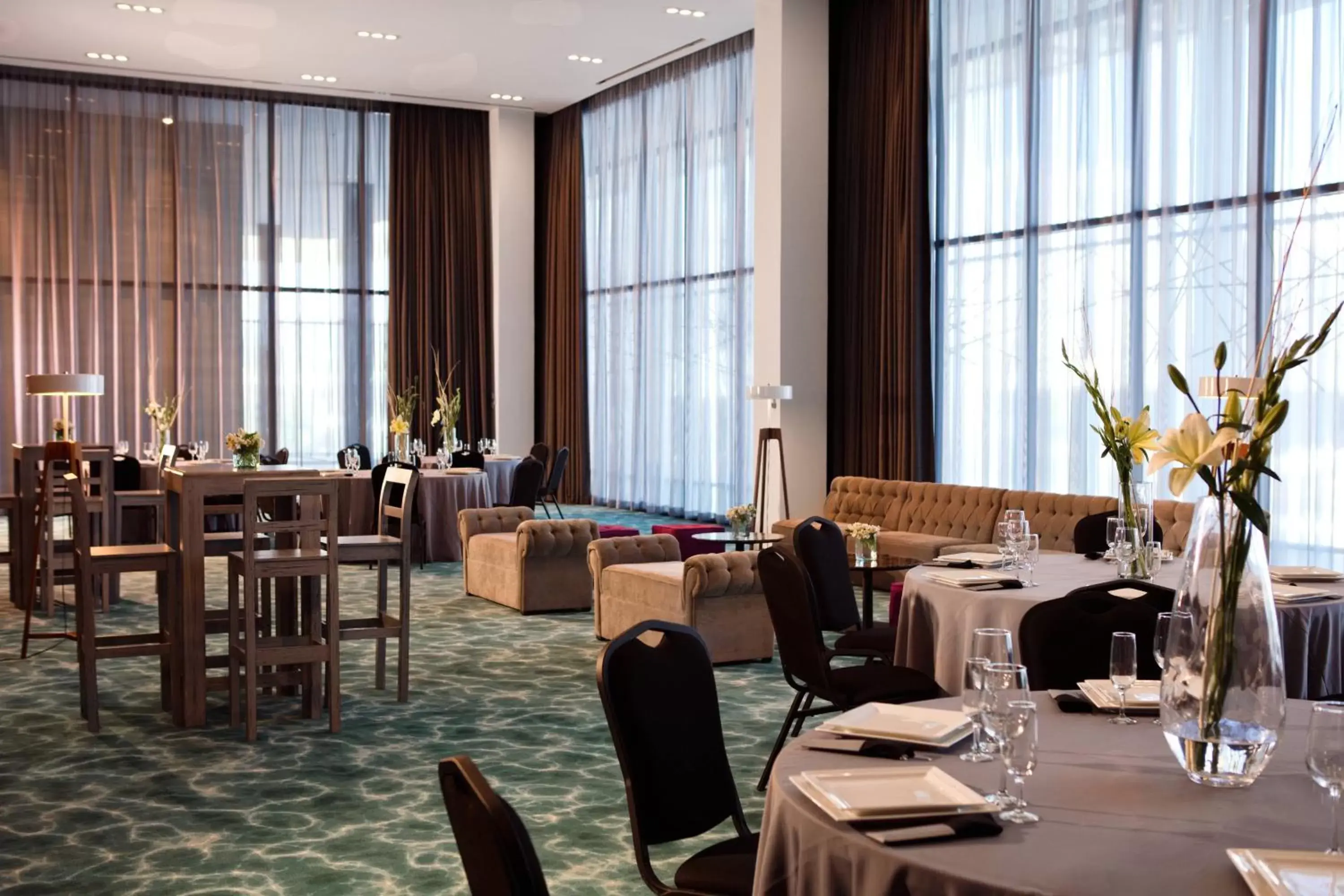 Meeting/conference room, Restaurant/Places to Eat in AC Hotel Queretaro Antea