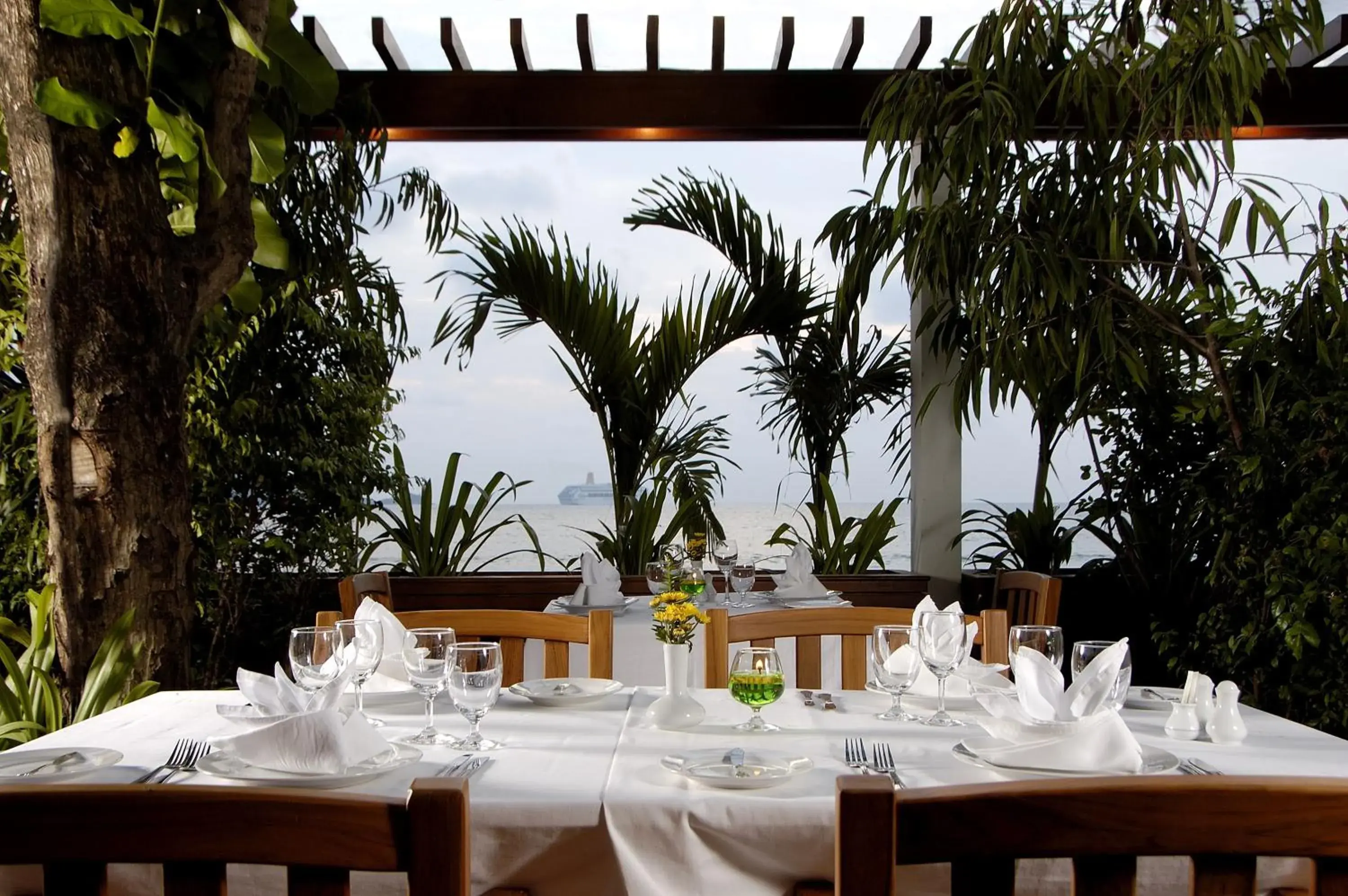 Restaurant/places to eat in Sunset Beach Resort Restaurant/places to eat in Sunset Beach Resort