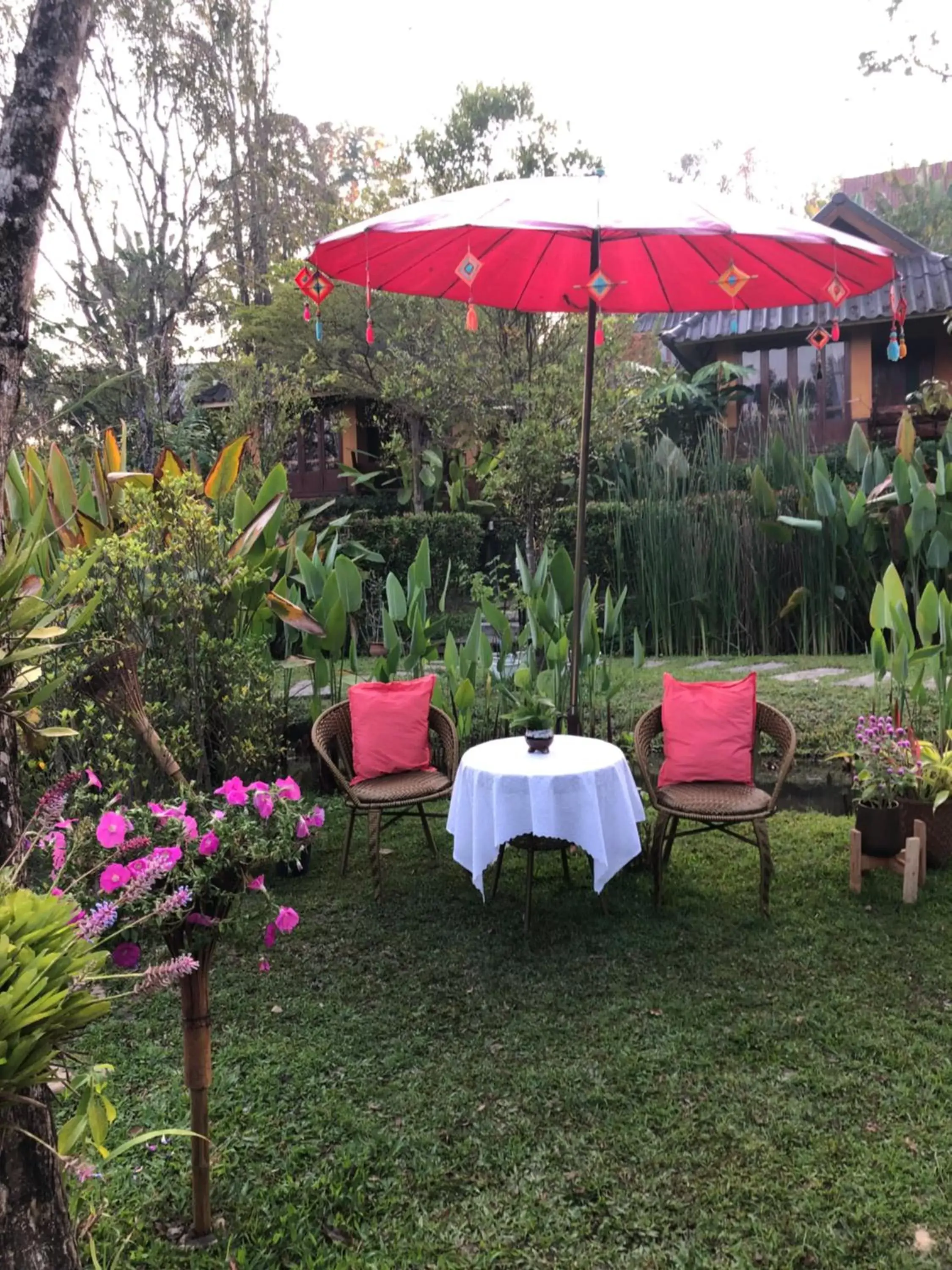 Seating area in Pura Vida Pai Resort