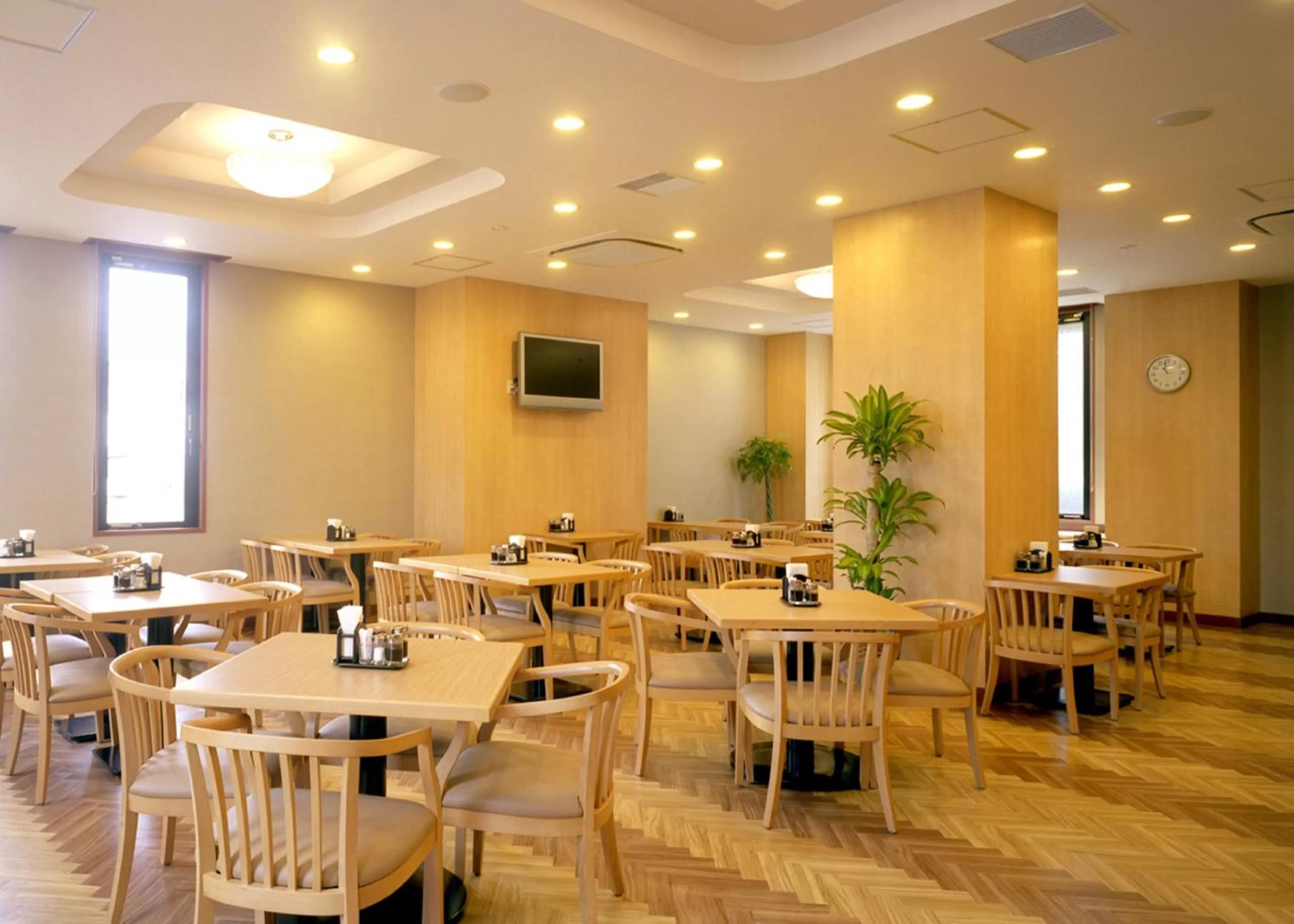Restaurant/places to eat in Hotel Route-Inn Isahaya Inter