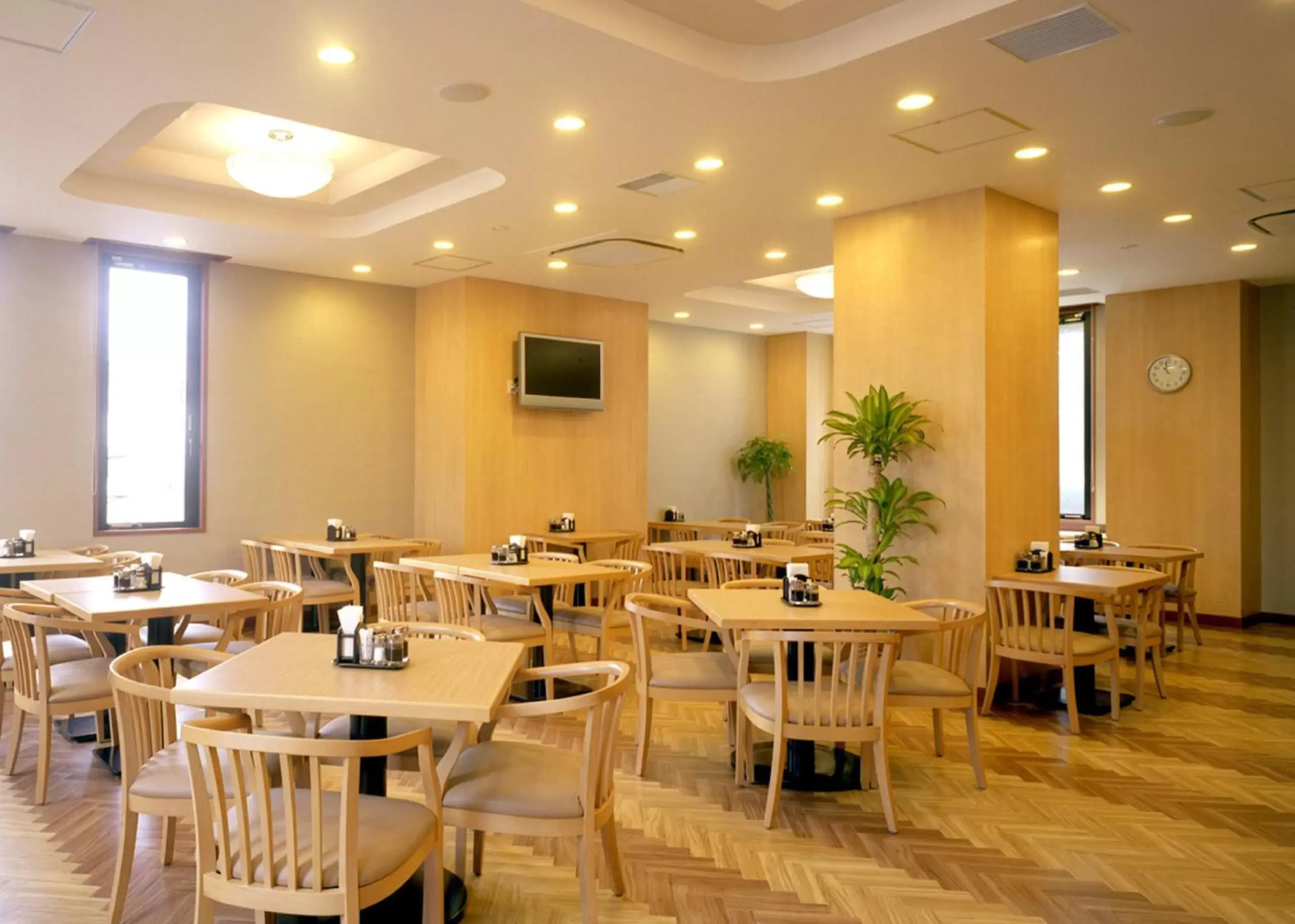 Restaurant/Places to Eat in Hotel Route-Inn Isahaya Inter