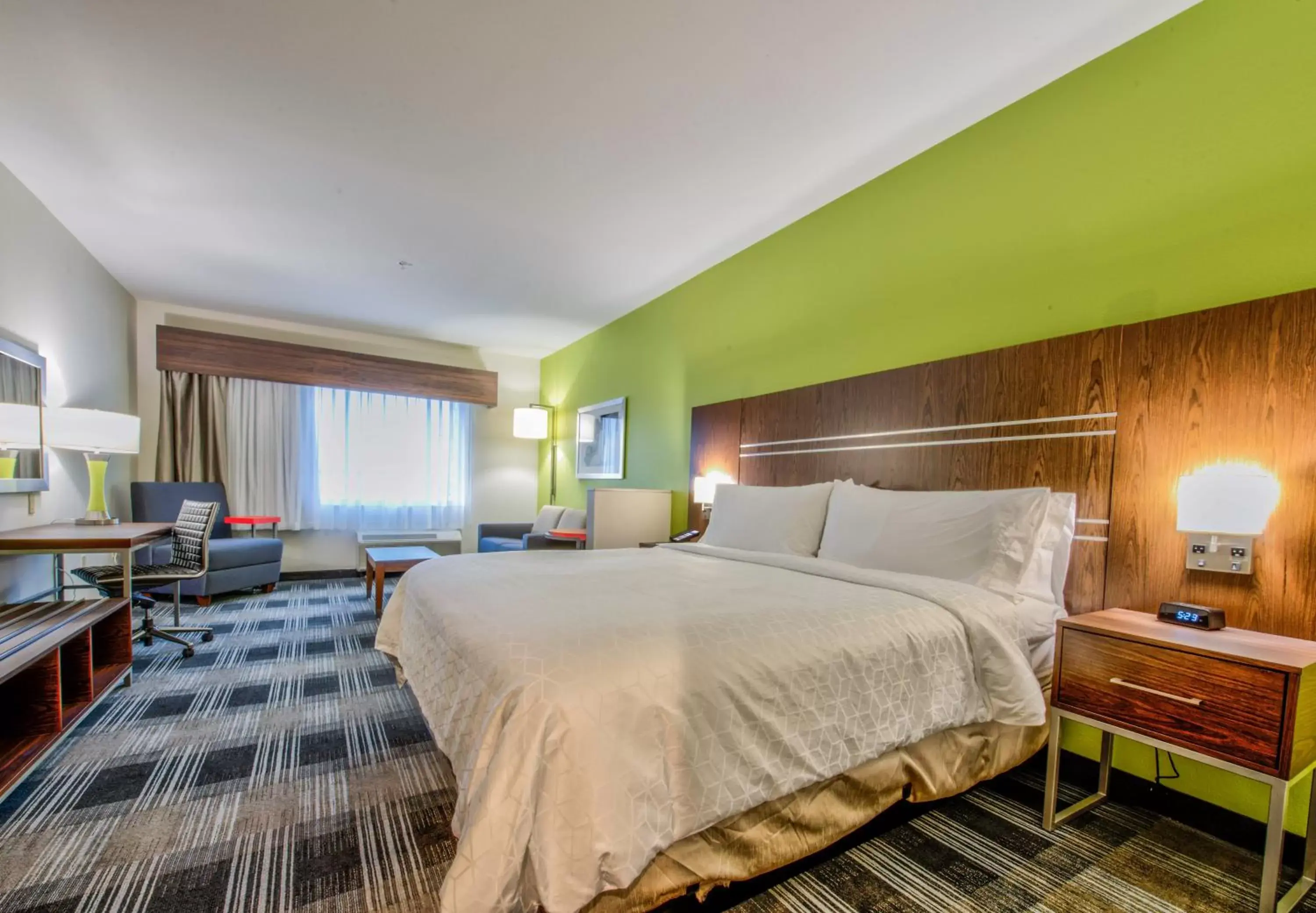 Photo of the whole room, Bed in Holiday Inn Express & Suites - Farmers Branch, an IHG Hotel