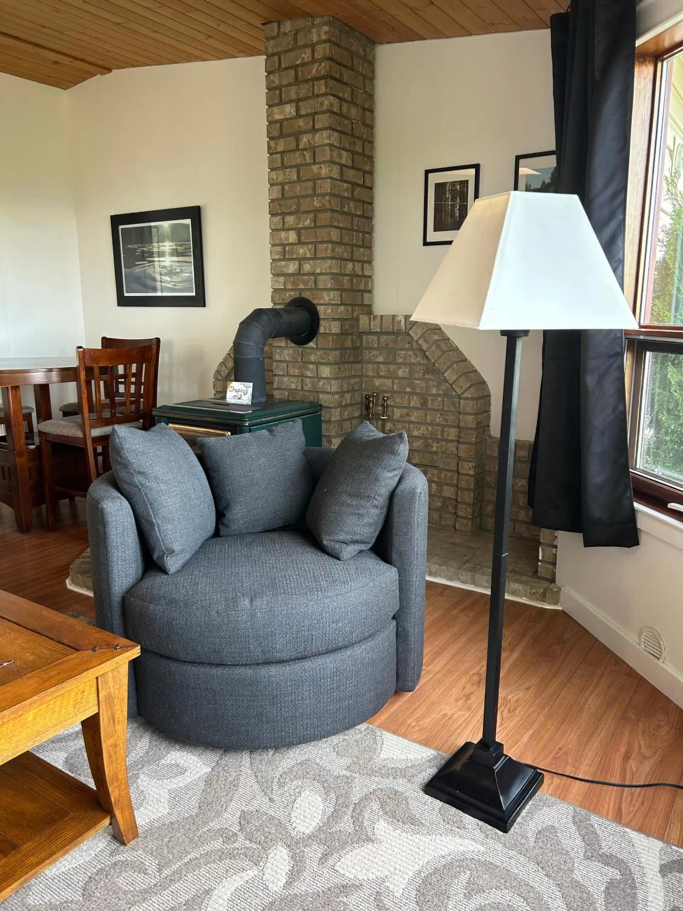 Living room, Seating Area in Armand Heights