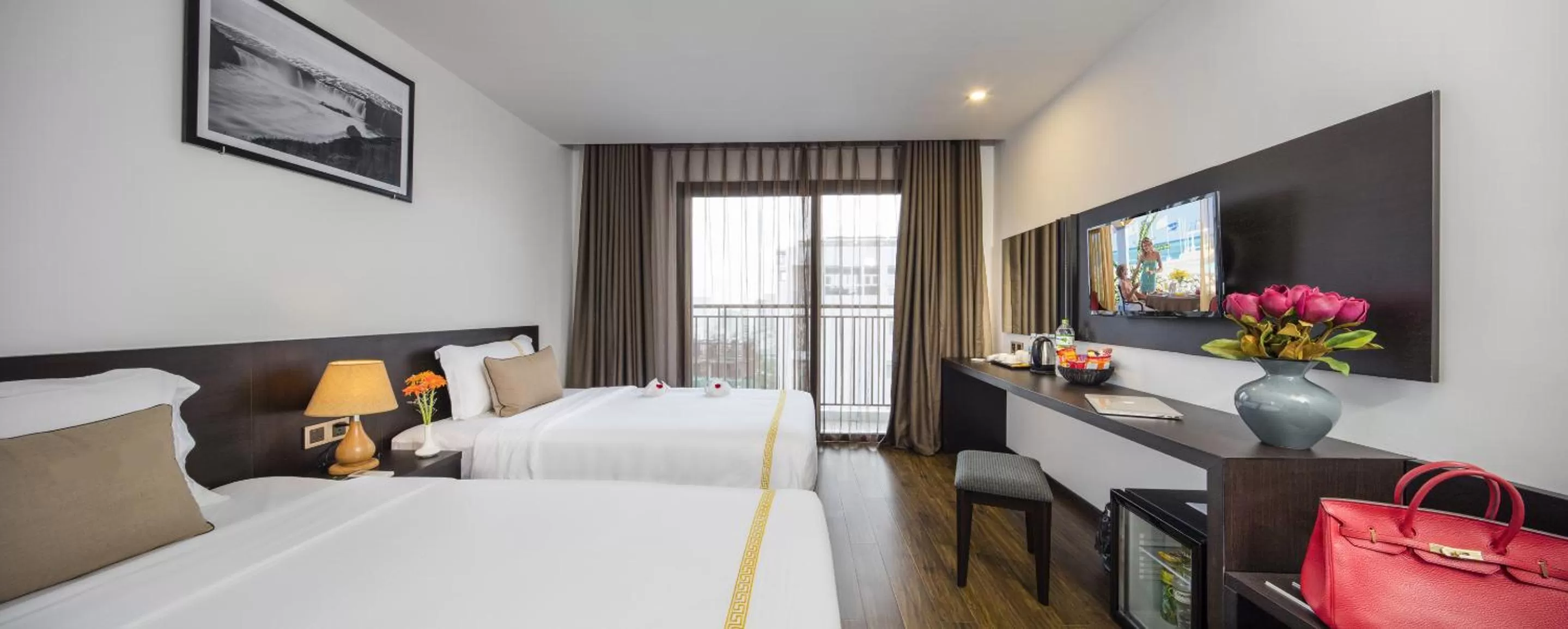 Twin Room with Balcony in La Sera Hotel