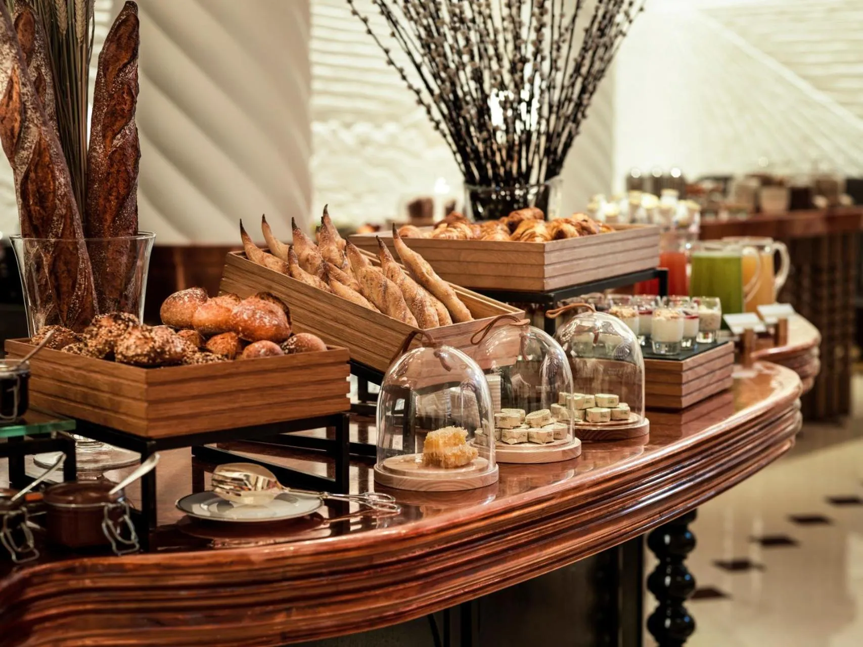 Buffet breakfast in Four Seasons Hotel London at Tower Bridge