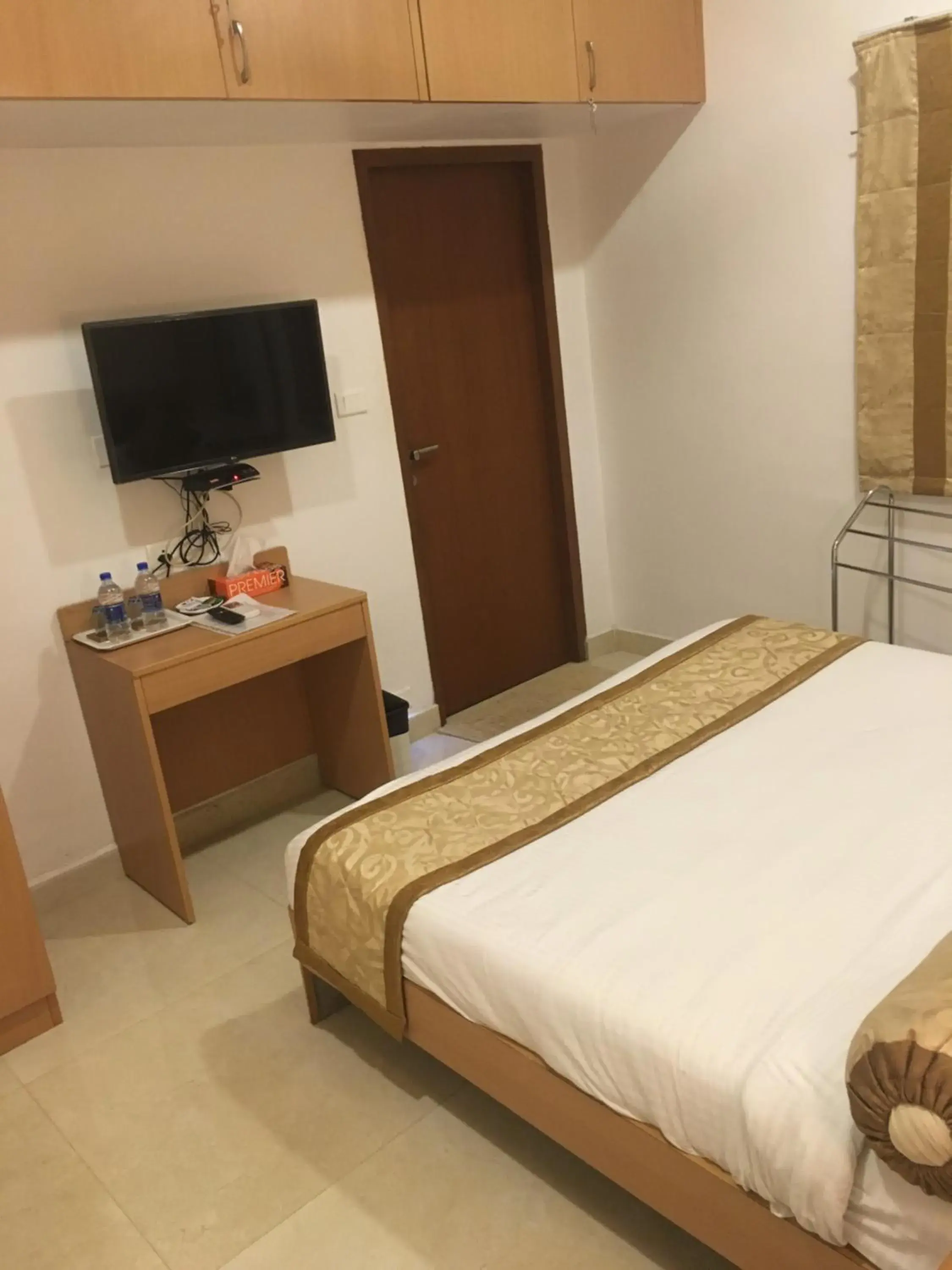 Photo of the whole room, Bed in Avenue 11 Boutique Residences, Poes Garden Chennai Photo of the whole room, Bed in Avenue 11 Boutique Residences, Poes Garden Chennai