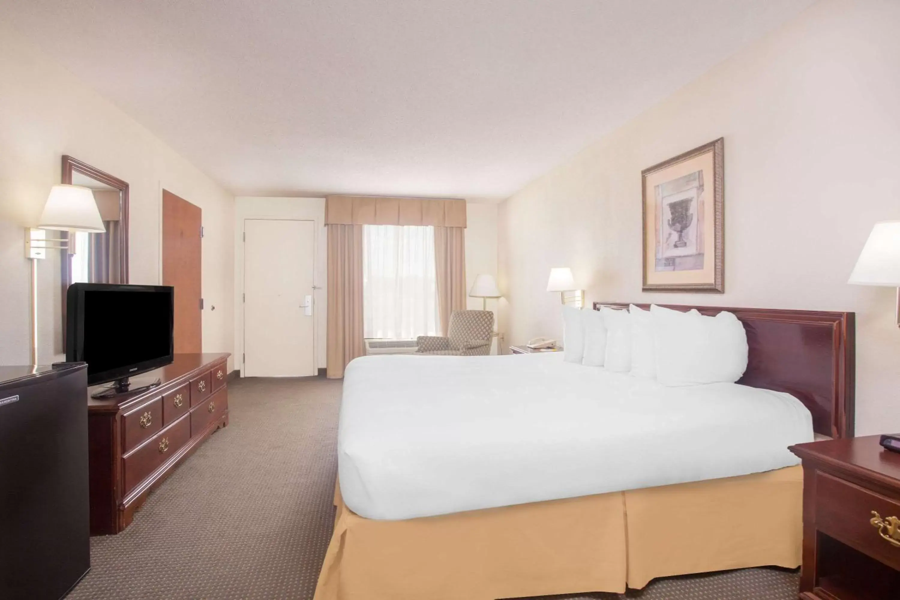 Photo of the whole room, Bed in Days Inn by Wyndham Metter