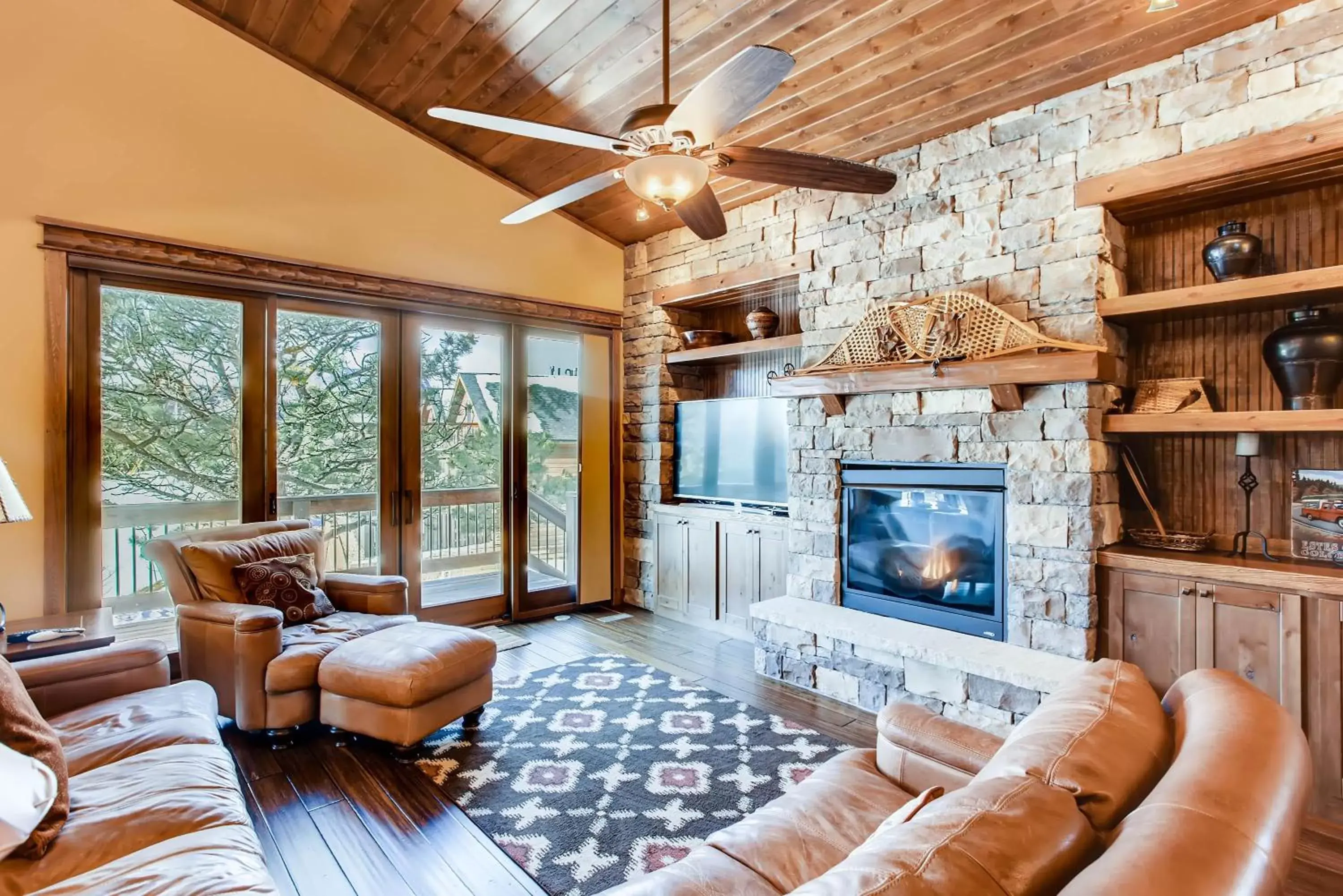 Five-Bedroom House in Estes Park Condos Five-Bedroom House in Estes Park Condos