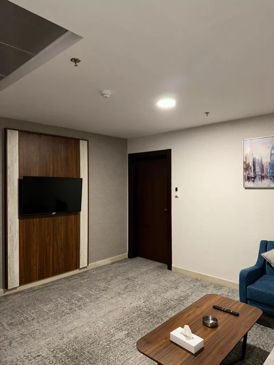 TV and multimedia in Sweet Home For Serviced Accommodation