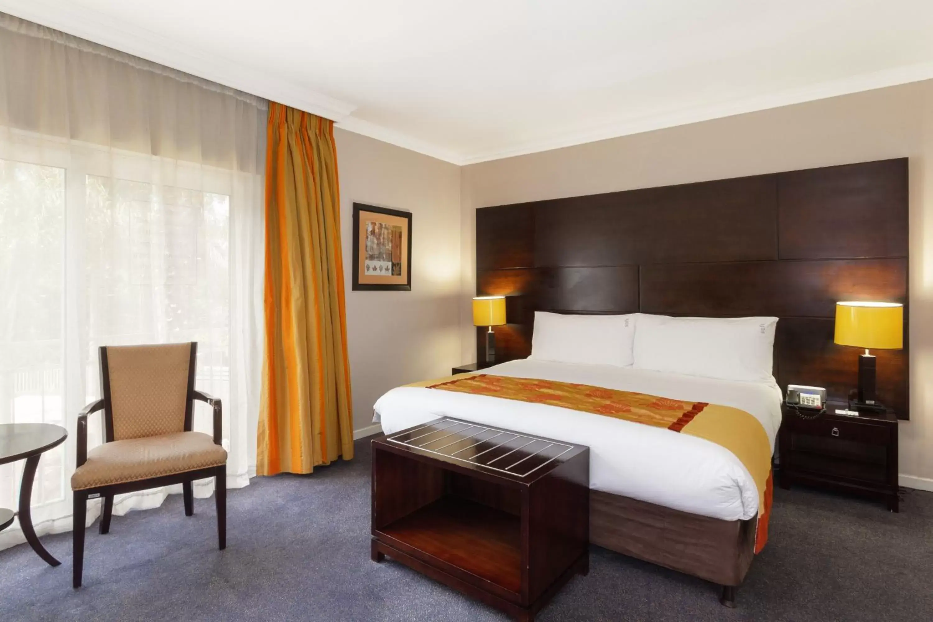 Photo of the whole room, Bed in Holiday Inn - Johannesburg Sunnyside Park, an IHG Hotel