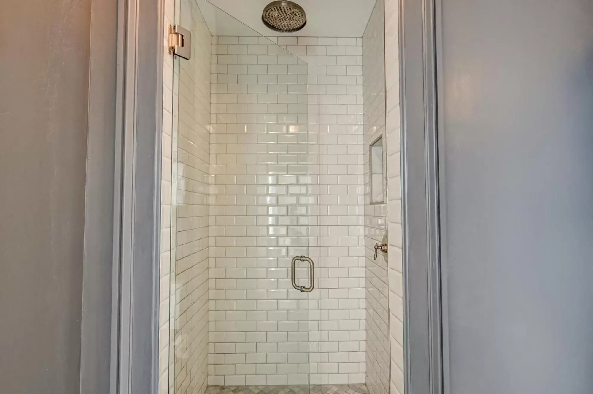 Shower, Bathroom in Surf Hotel & Chateau