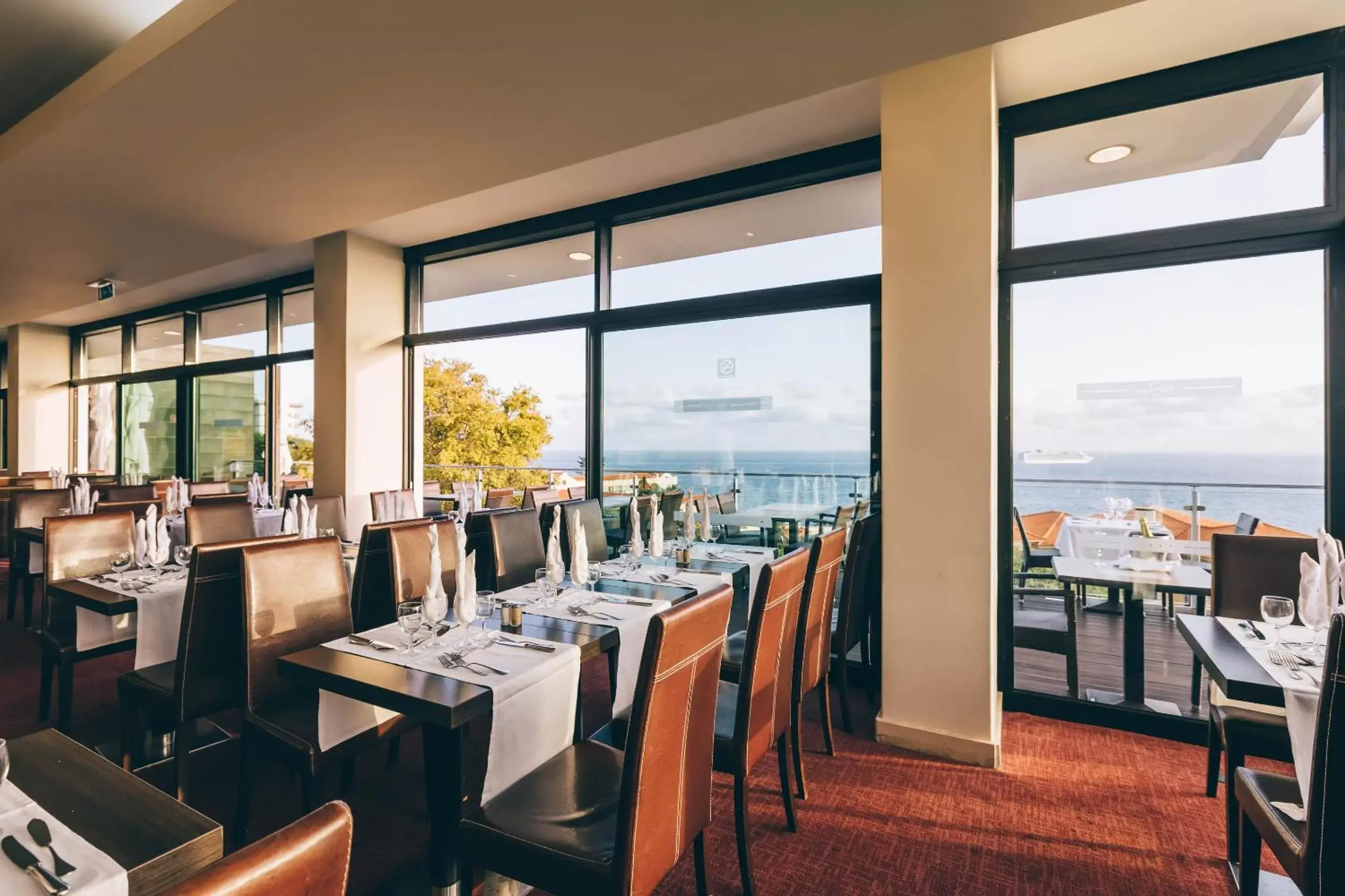 Restaurant/Places to Eat in Muthu Raga Madeira Hotel