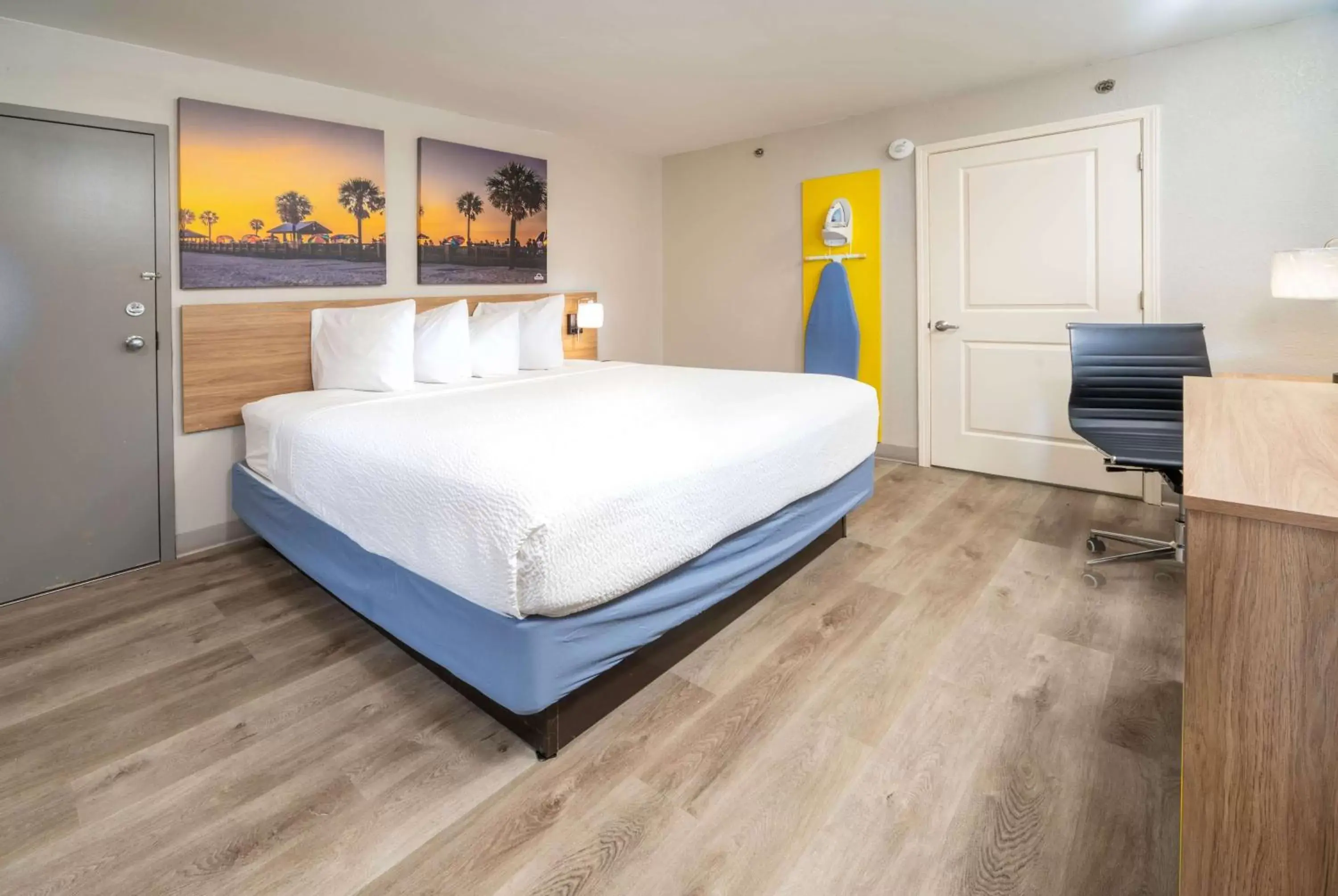 Photo of the whole room, Bed in Days Inn by Wyndham Atlanta Stone Mountain