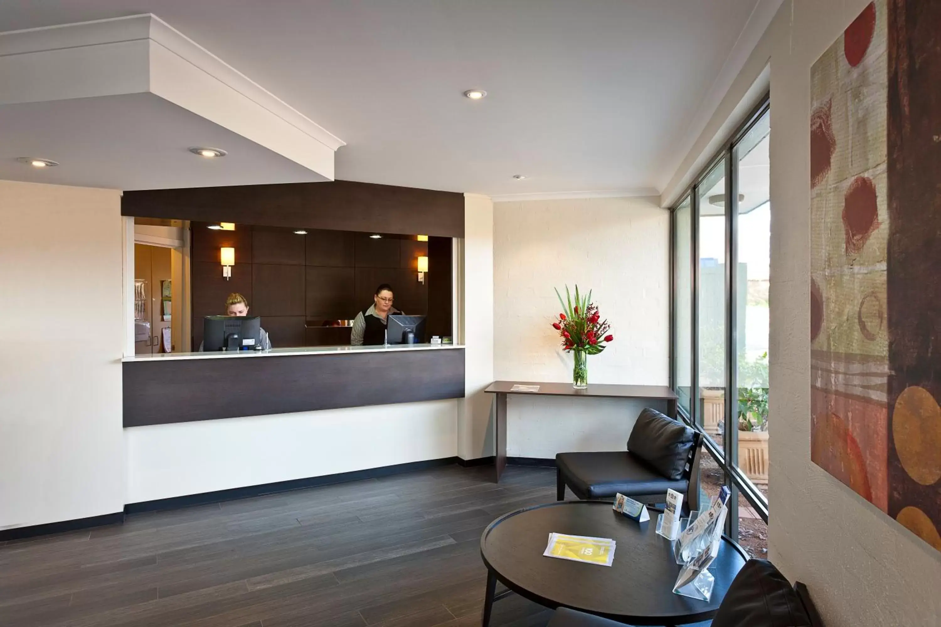 Lobby or reception in ibis Styles Canberra Tall Trees Hotel