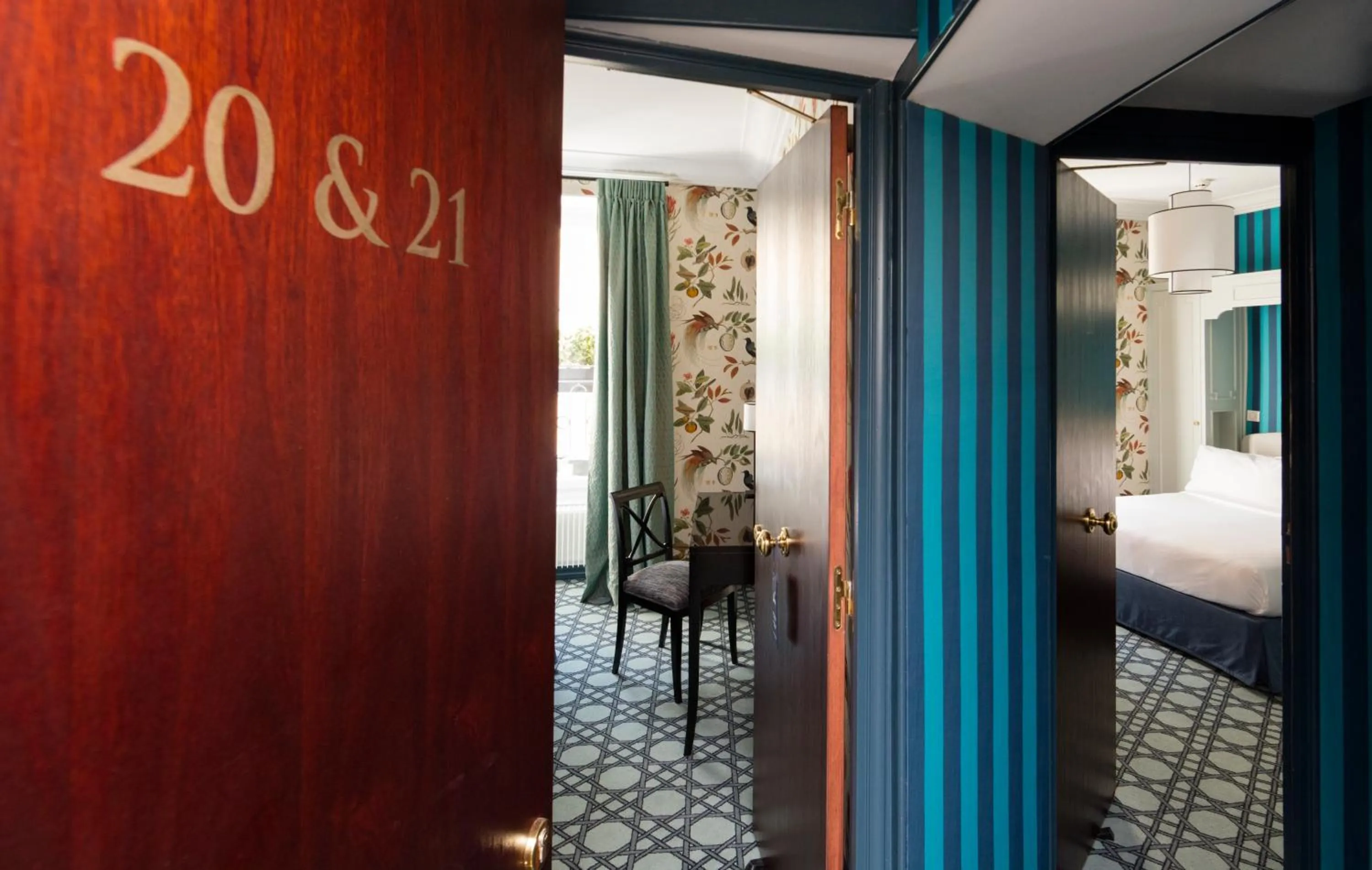 Family, Bed in Hôtel Saint Germain