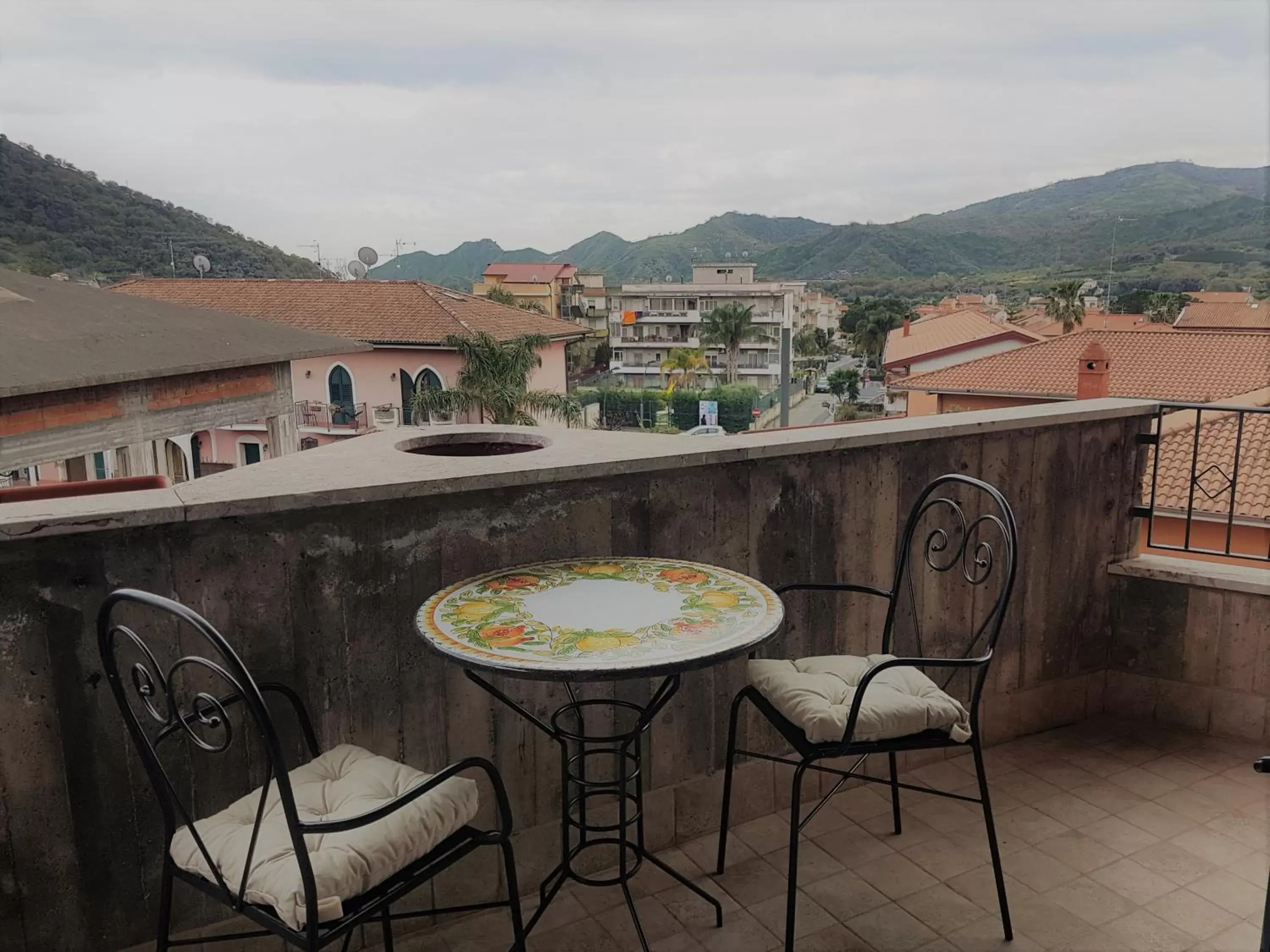 Property building, Balcony/Terrace in La Porta dell'Alcantara